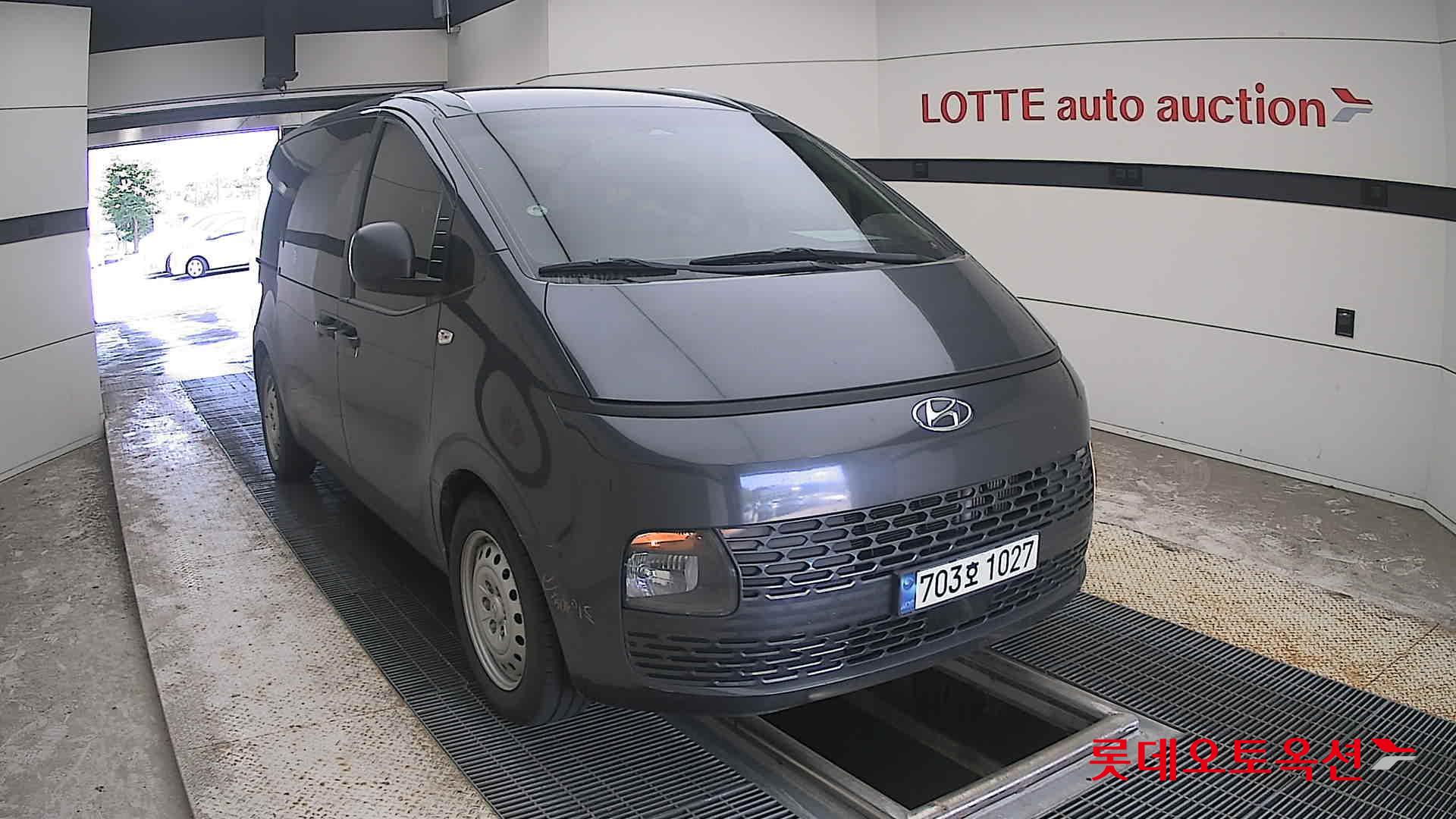 هيونداي Staria 2023 — صورة 20