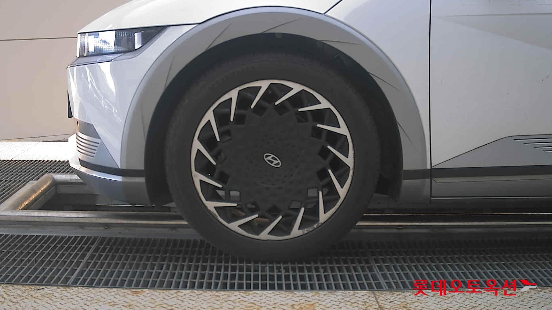 هيونداي Ioniq 2022 — صورة 21