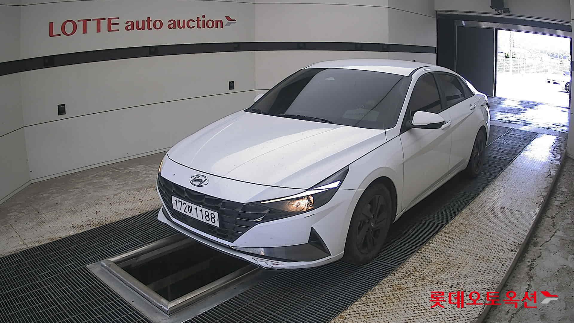 هيونداي أفانتي 2023 MODERN