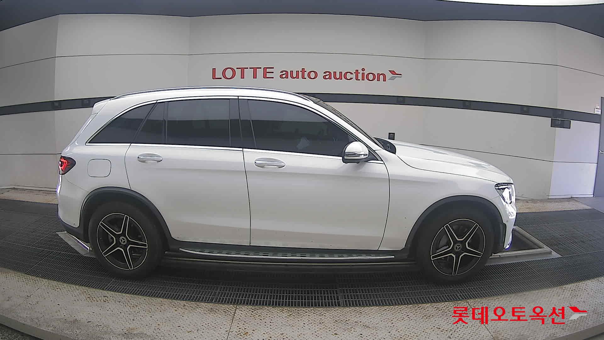 مرسيدس بنز Glc300 2022 4MATIC