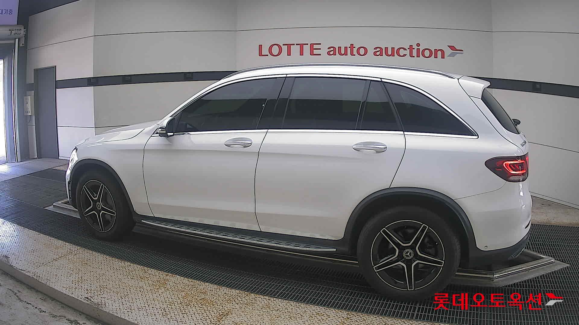 مرسيدس بنز Glc300 2022 4MATIC