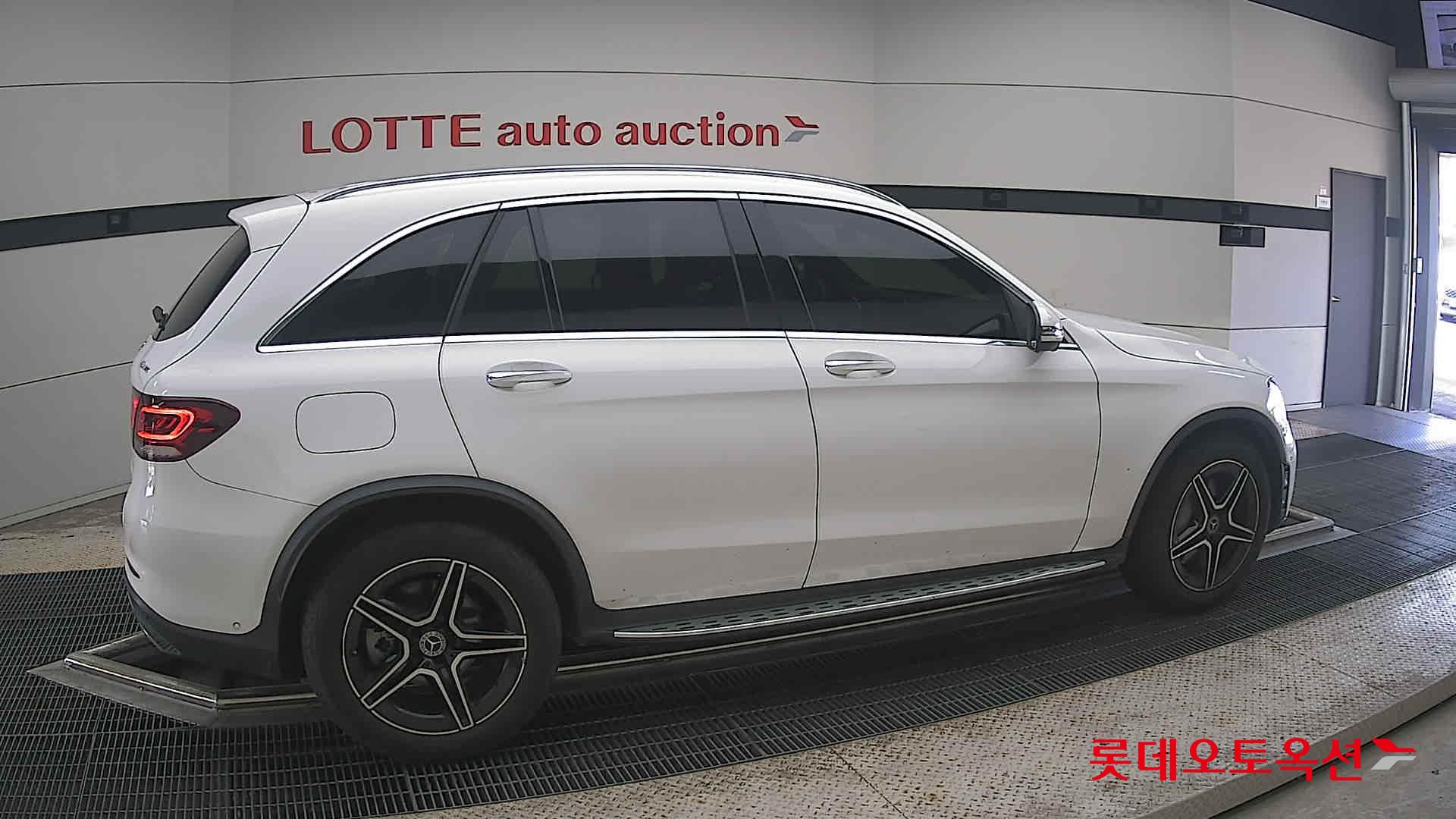 مرسيدس بنز Glc300 2022 4MATIC