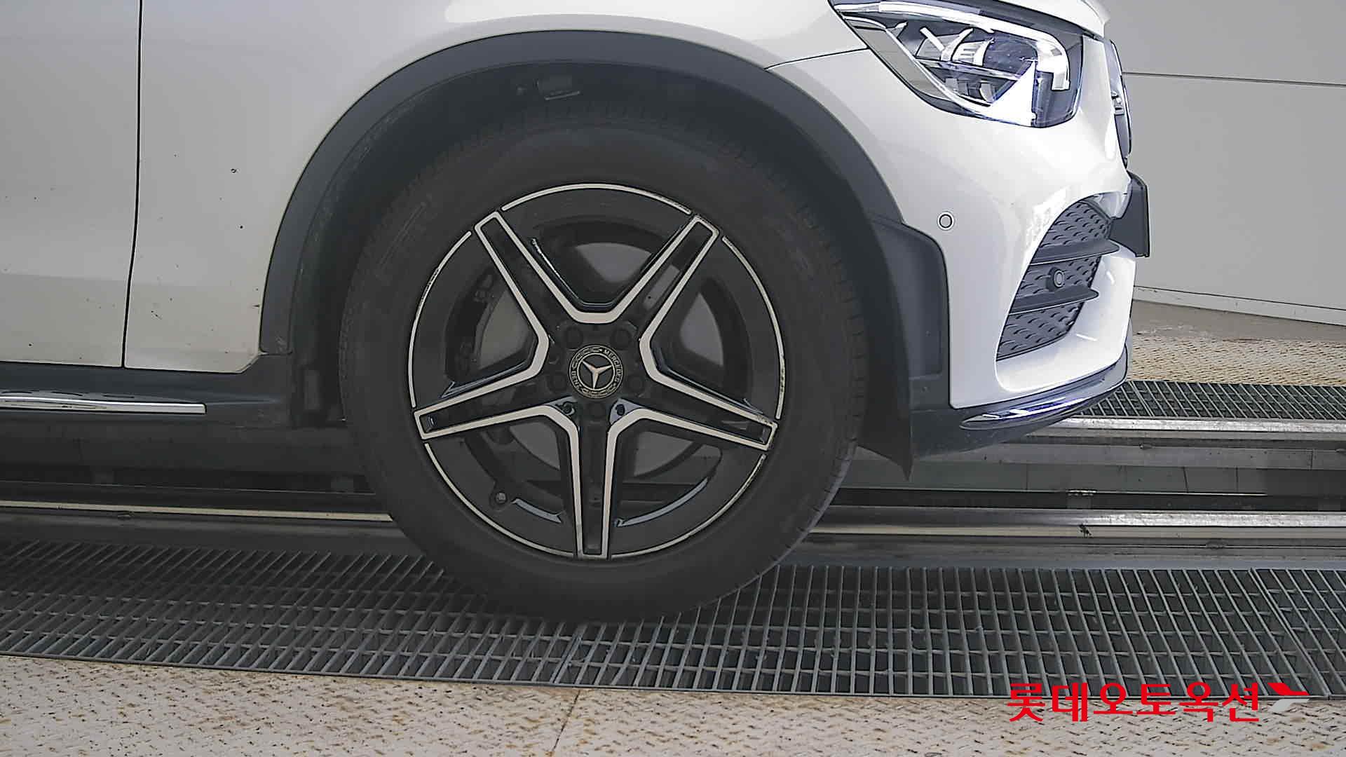 مرسيدس بنز Glc300 2022 4MATIC