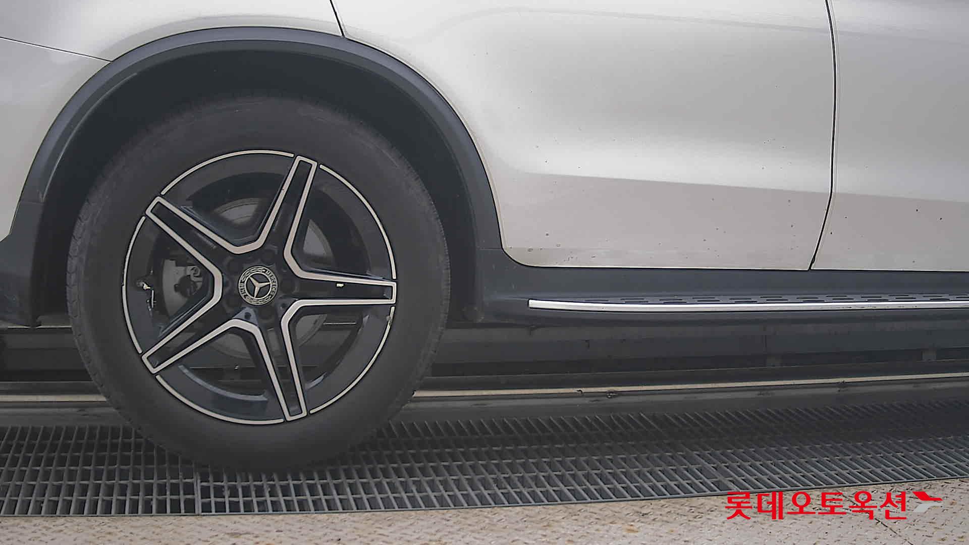 مرسيدس بنز Glc300 2022 4MATIC