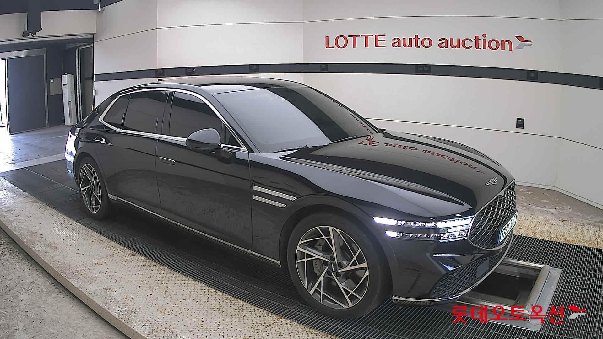جينيسيس G90 2022 — صورة 18