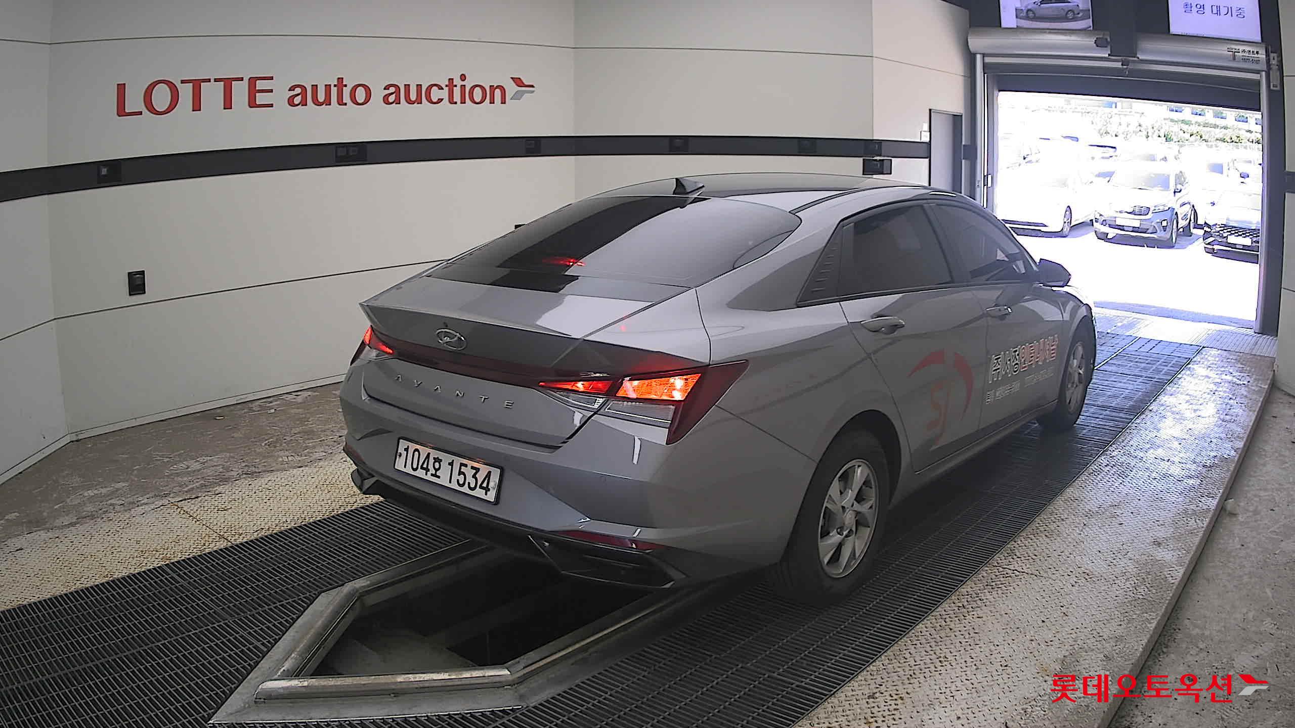 هيونداي أفانتي 2021 MODERN