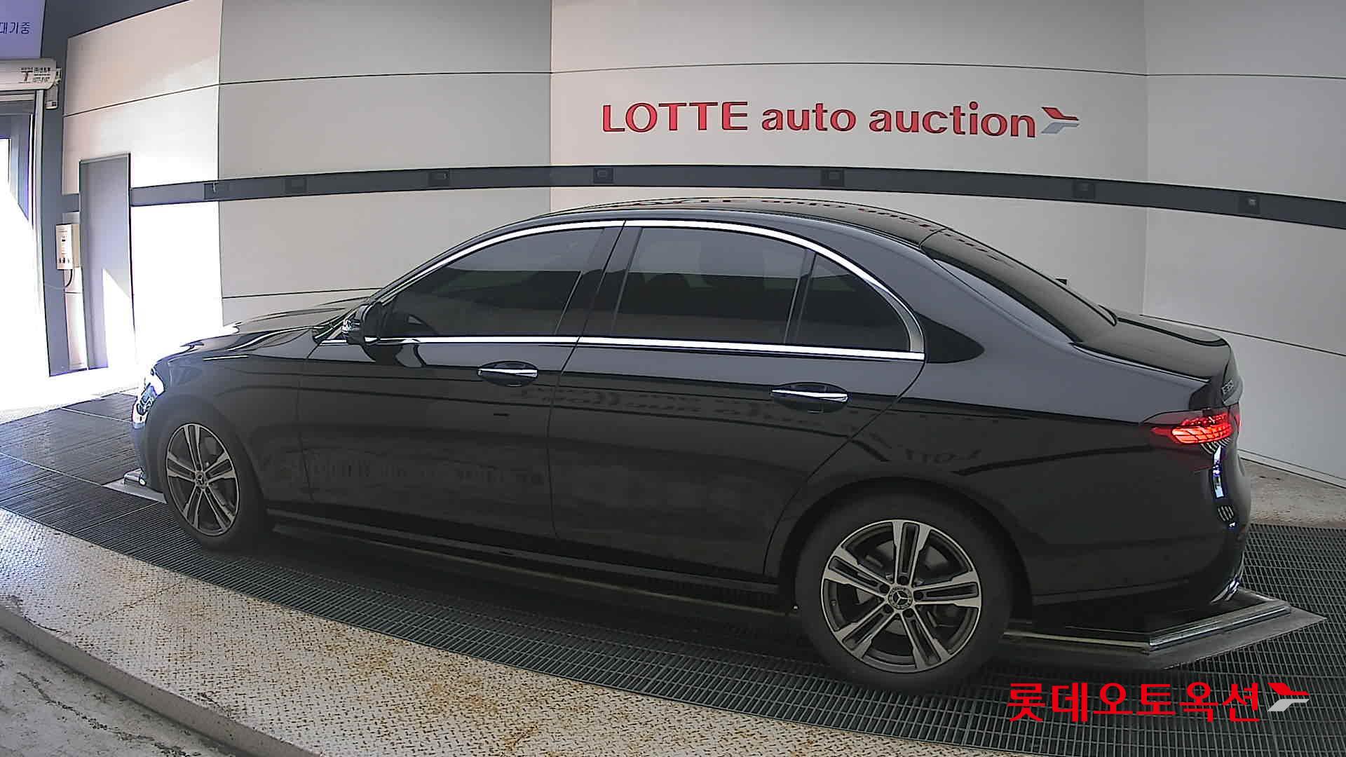 مرسيدس بنز E350 2022 4M