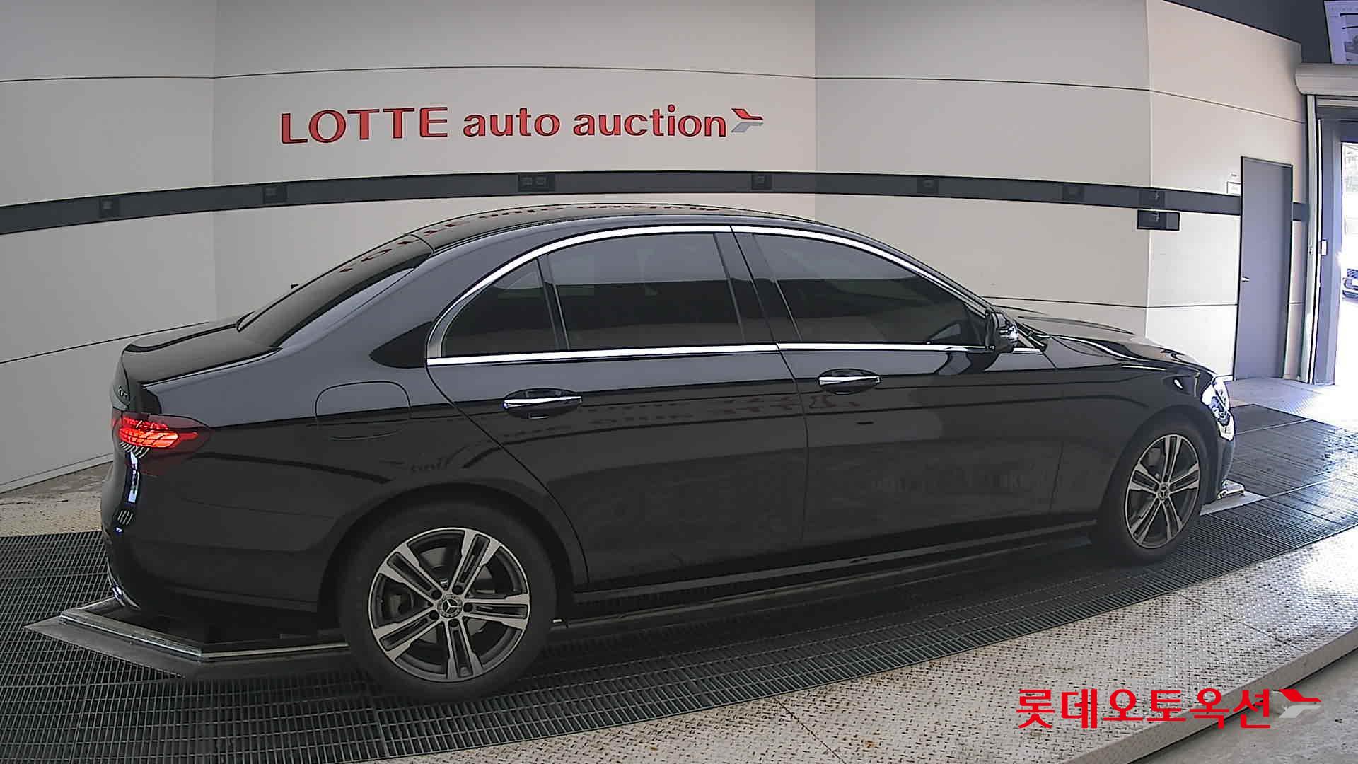مرسيدس بنز E350 2022 4M