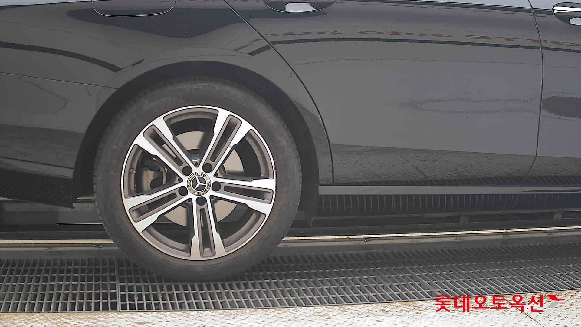 مرسيدس بنز E350 2022 4M