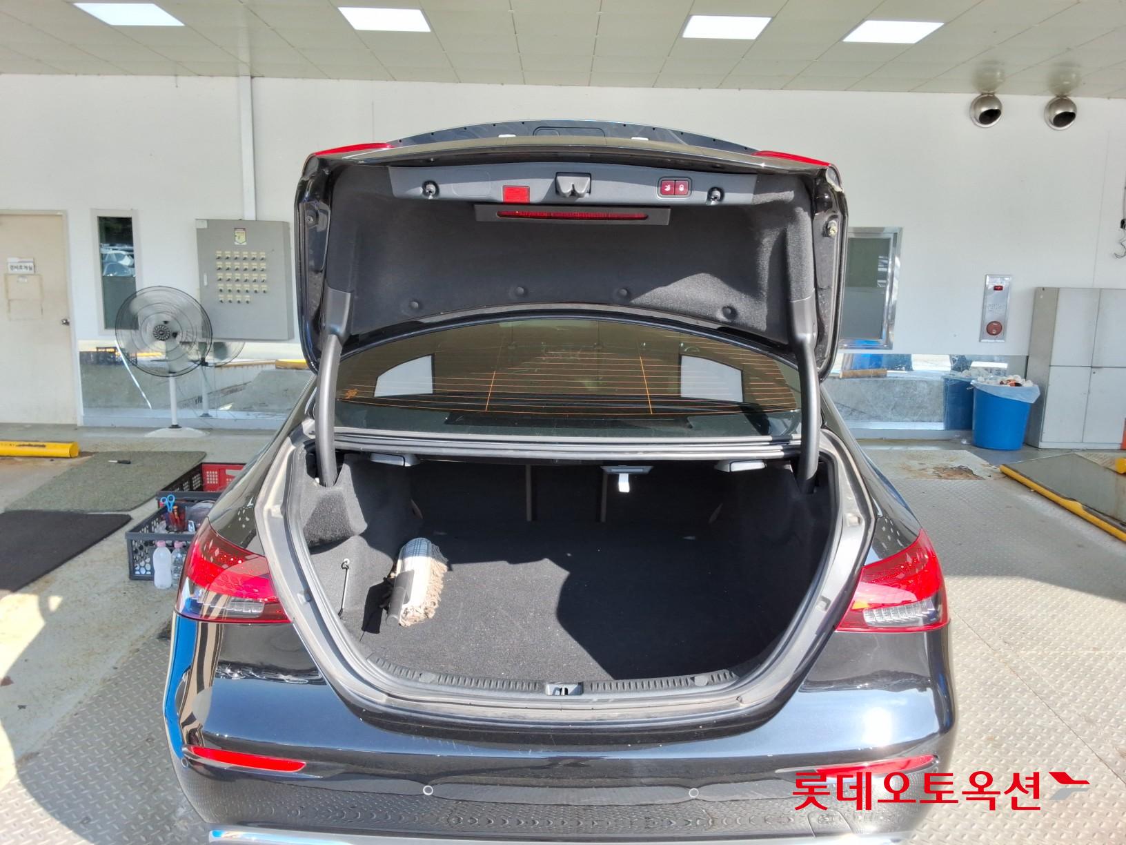 مرسيدس بنز E350 2022 4M