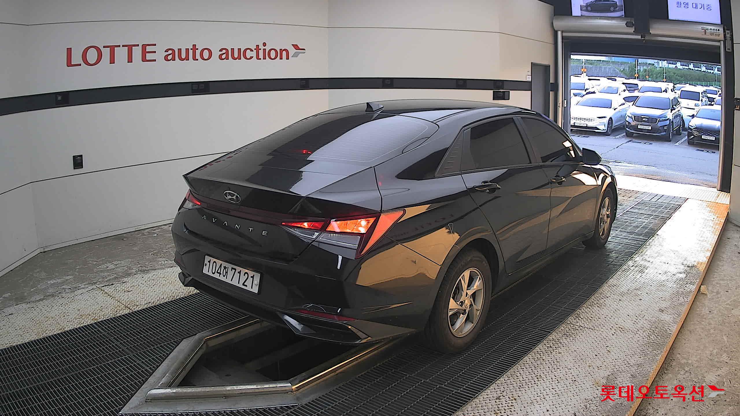 هيونداي أفانتي 2021 MODERN