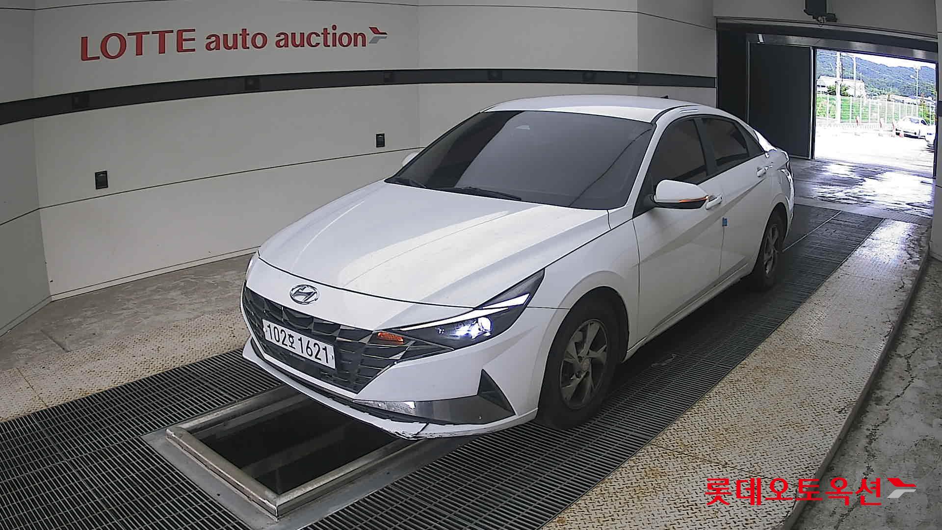 هيونداي أفانتي 2021 MODERN
