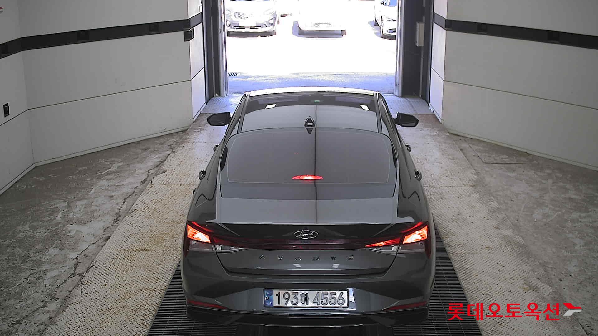 هيونداي أفانتي 2022 MODERN