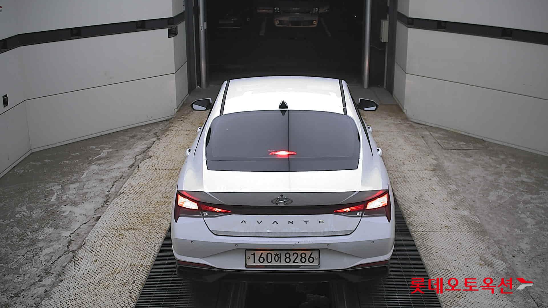 هيونداي أفانتي 2021 MODERN