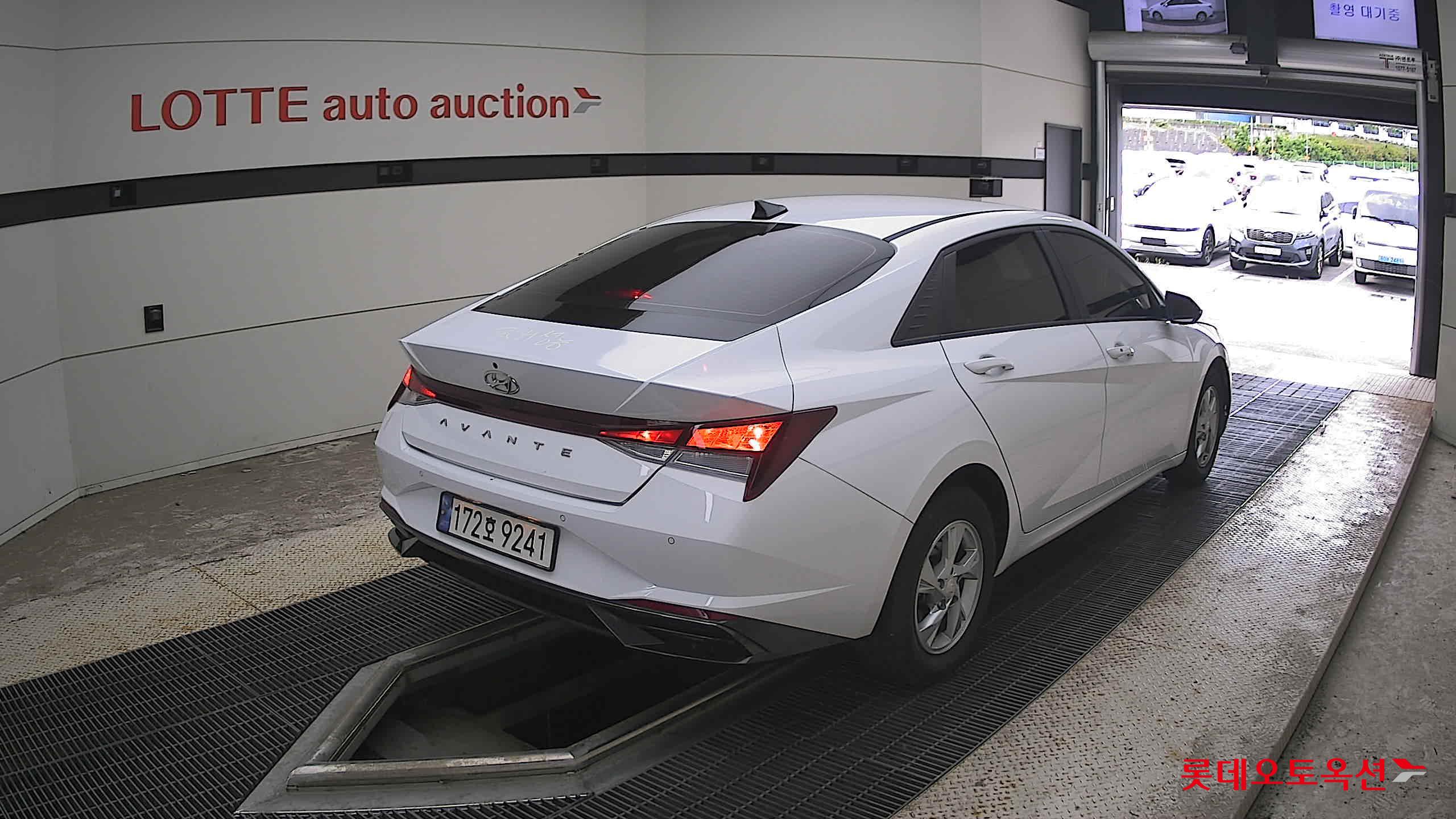 هيونداي أفانتي 2023 SMART