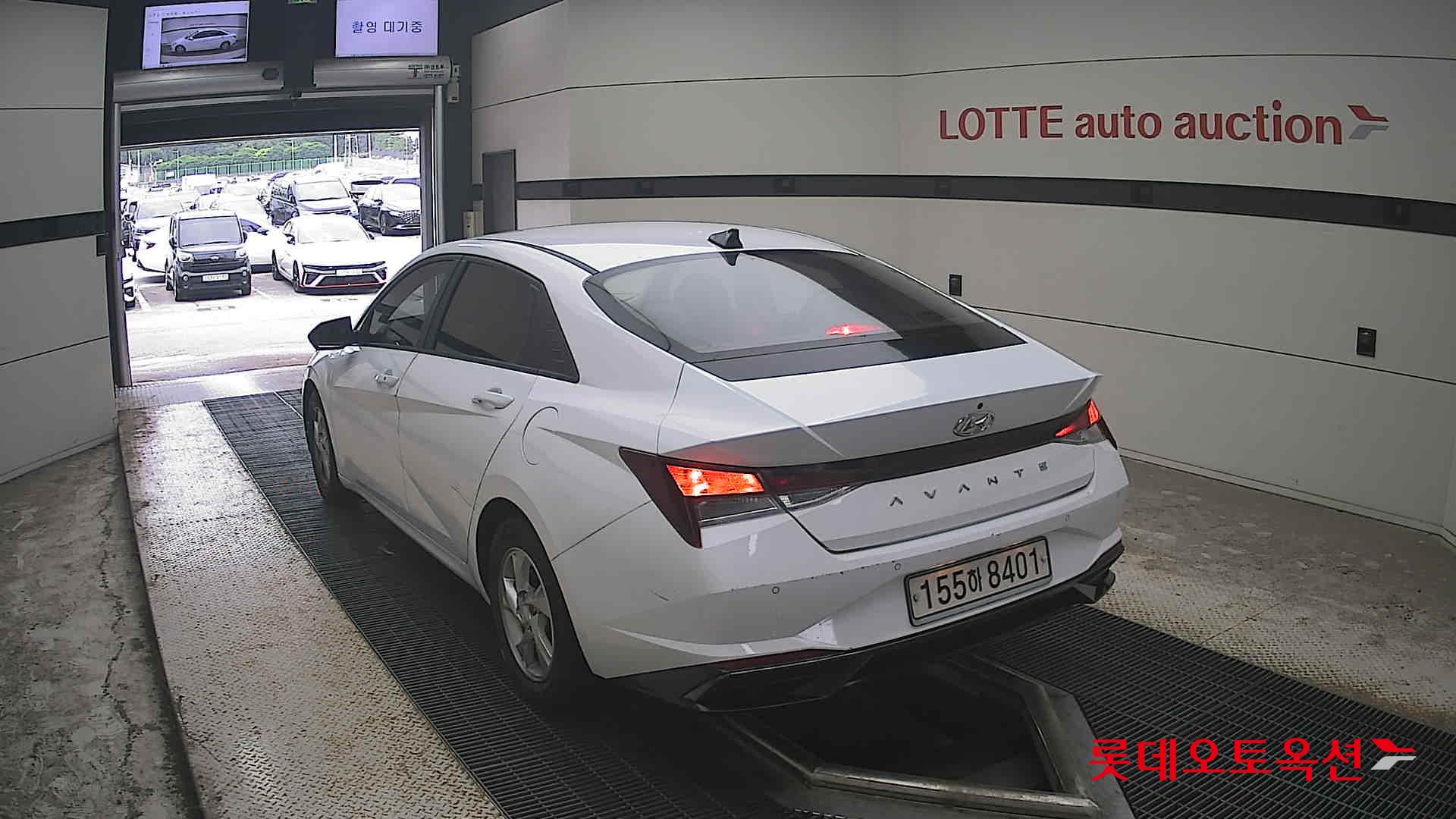 هيونداي أفانتي 2022 MODERN