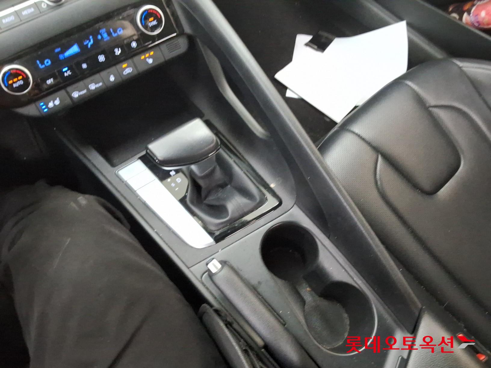 هيونداي أفانتي 2021 MODERN