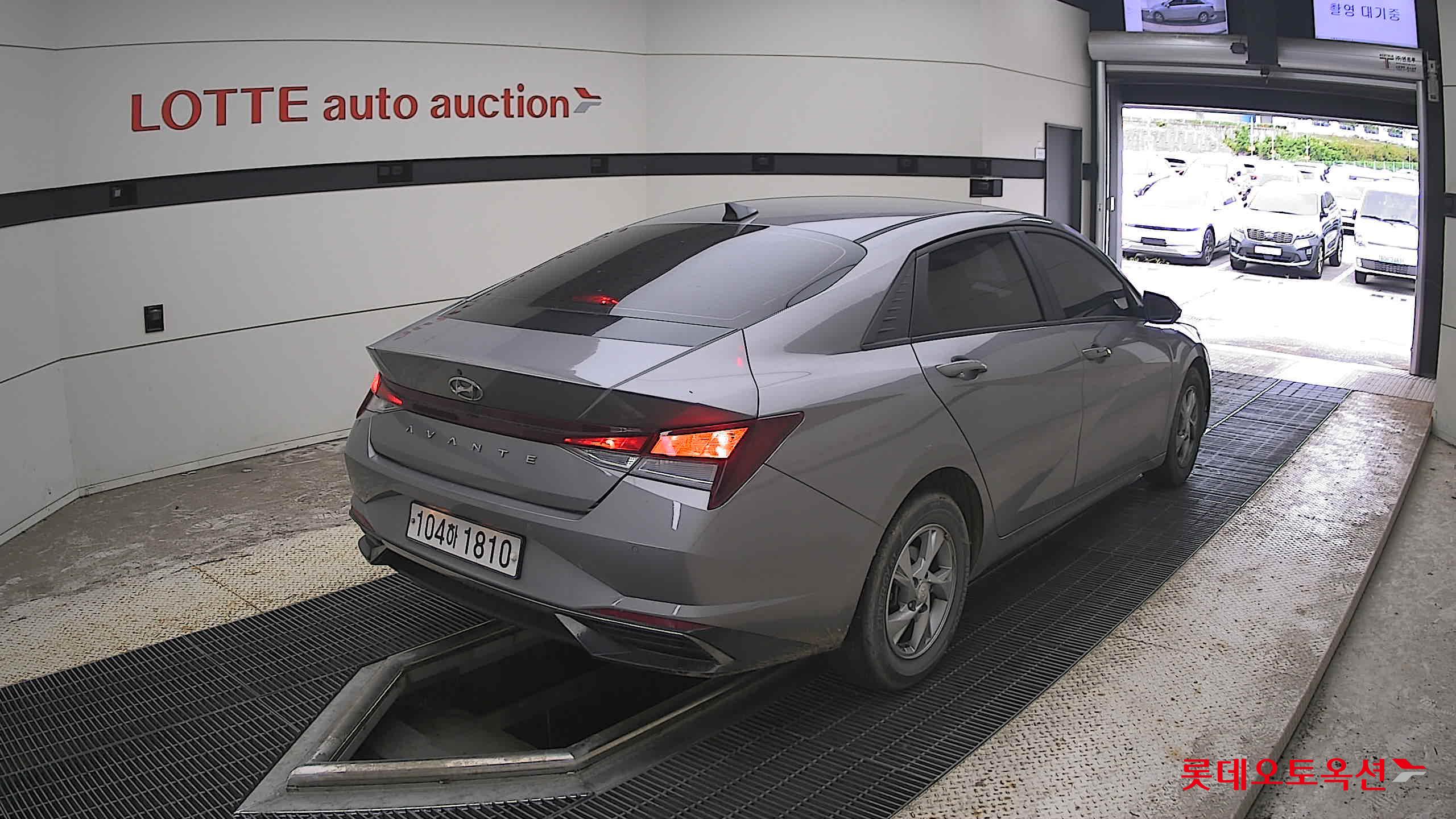 هيونداي أفانتي 2021 MODERN