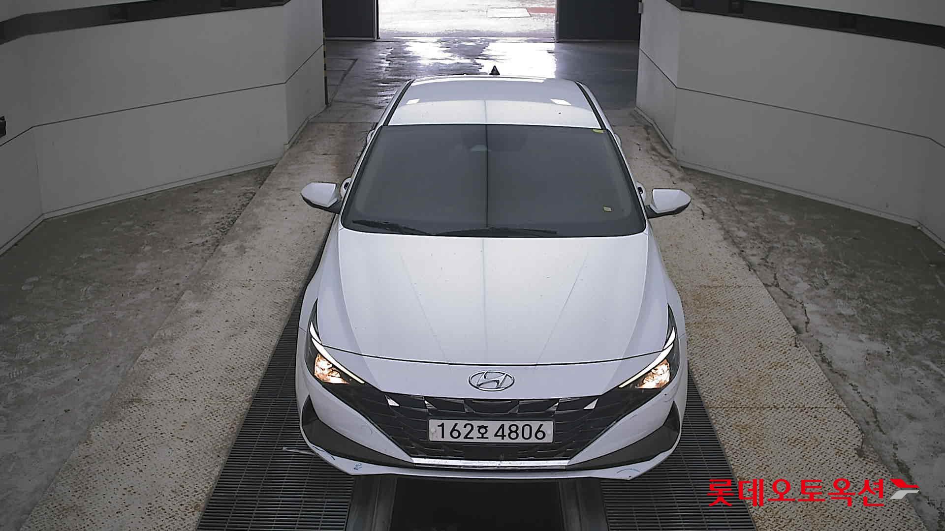 هيونداي أفانتي 2021 MODERN