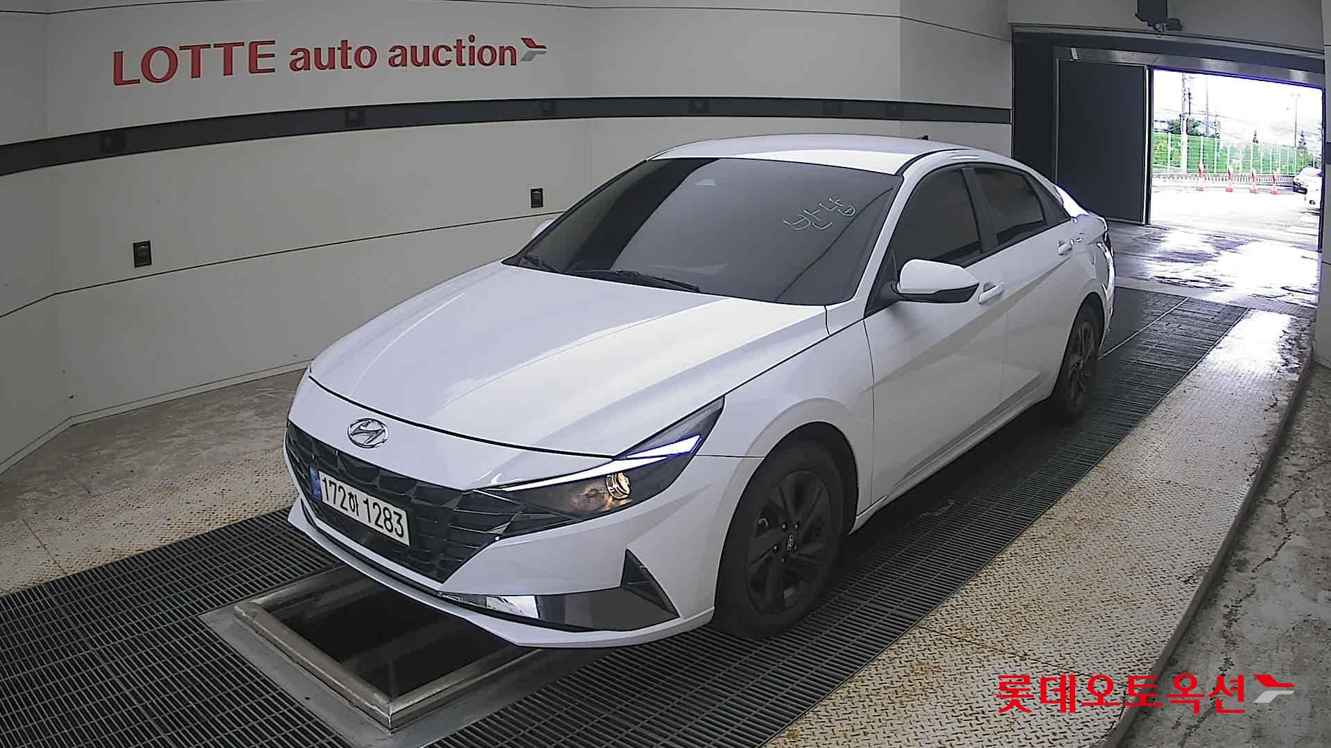 هيونداي أفانتي 2023 MODERN