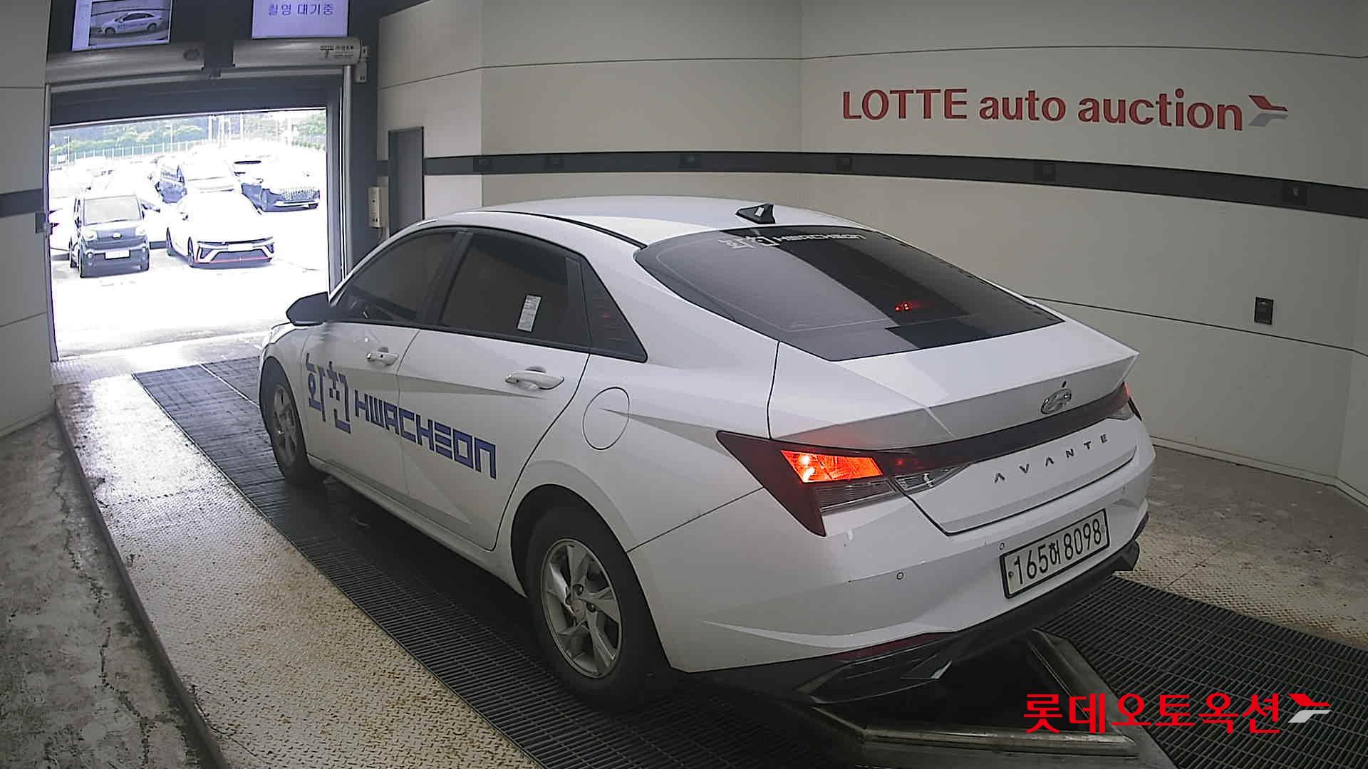 هيونداي أفانتي 2022 MODERN