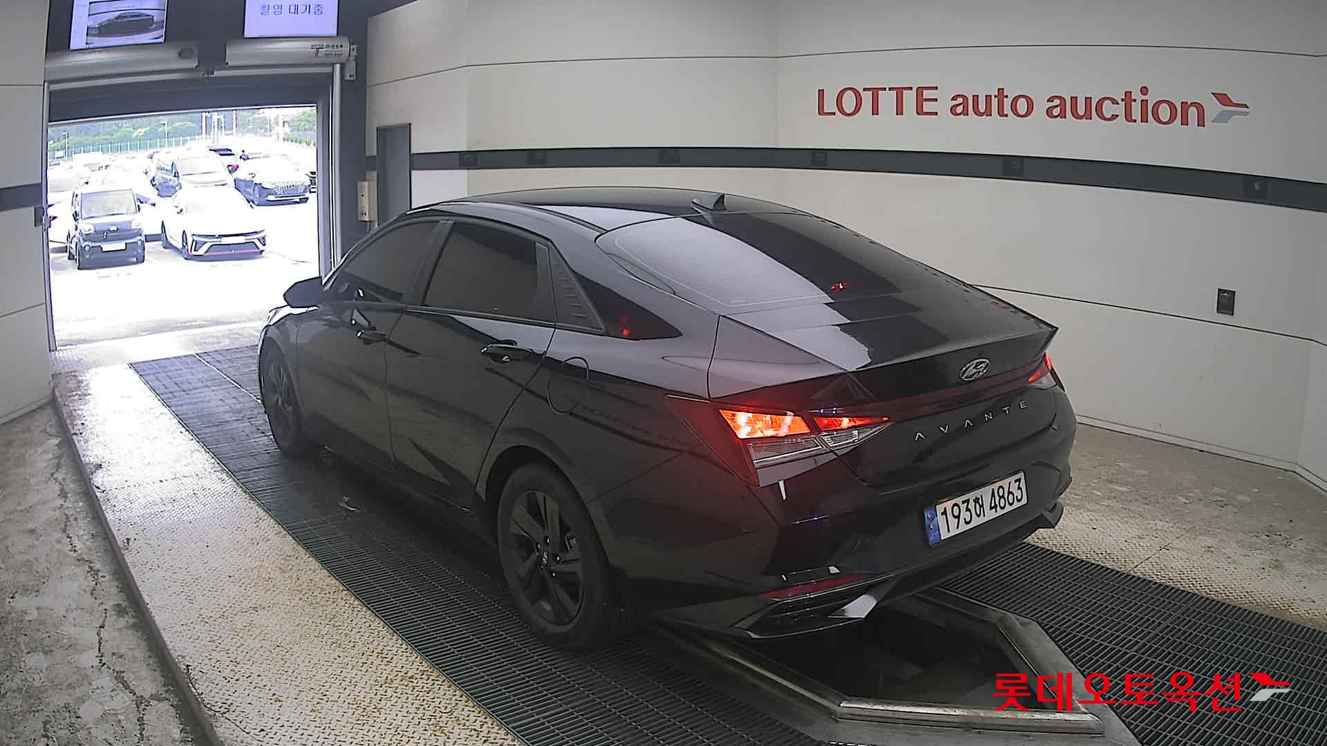 هيونداي أفانتي 2023 MODERN