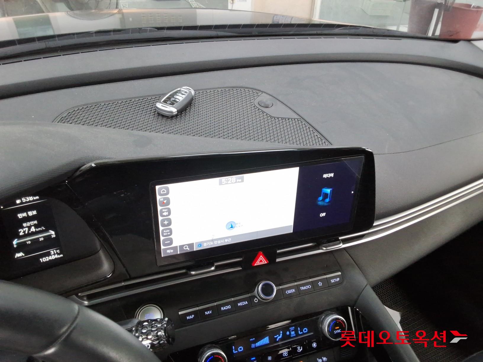 هيونداي أفانتي 2023 MODERN