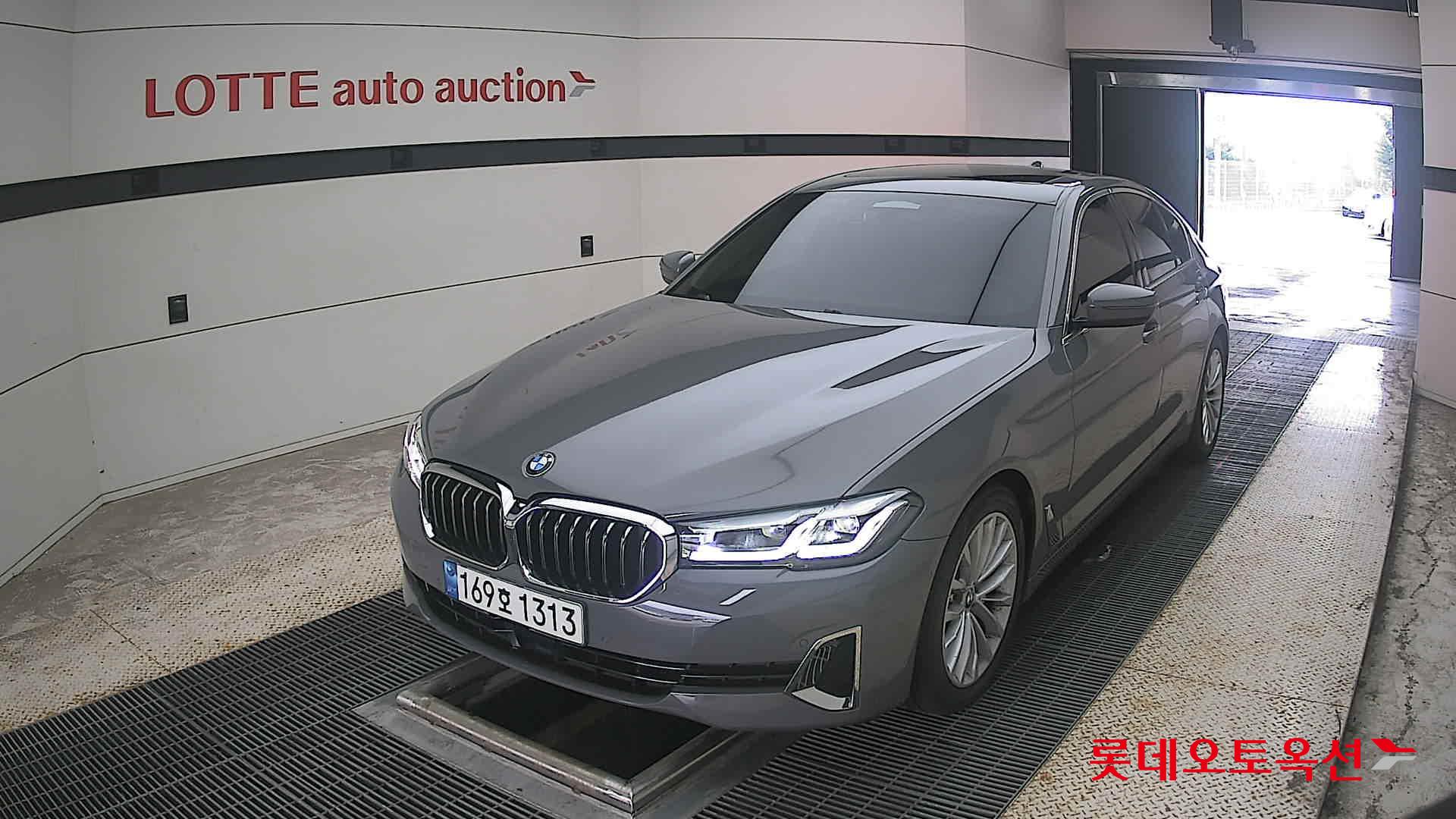 بي إم دبليو 520I 2022 فاخر