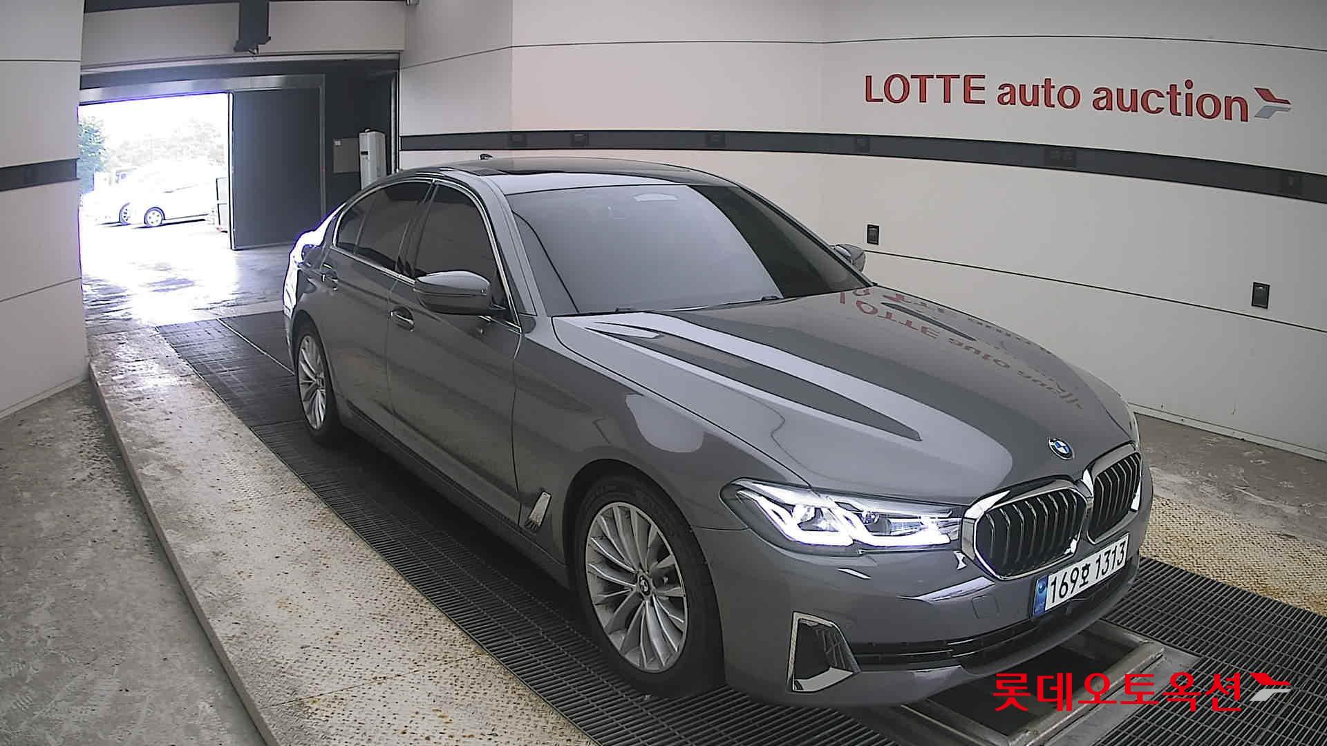 بي إم دبليو 520I 2022 فاخر