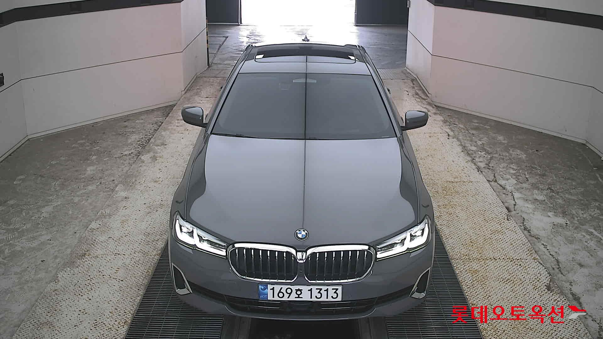 بي إم دبليو 520I 2022 فاخر
