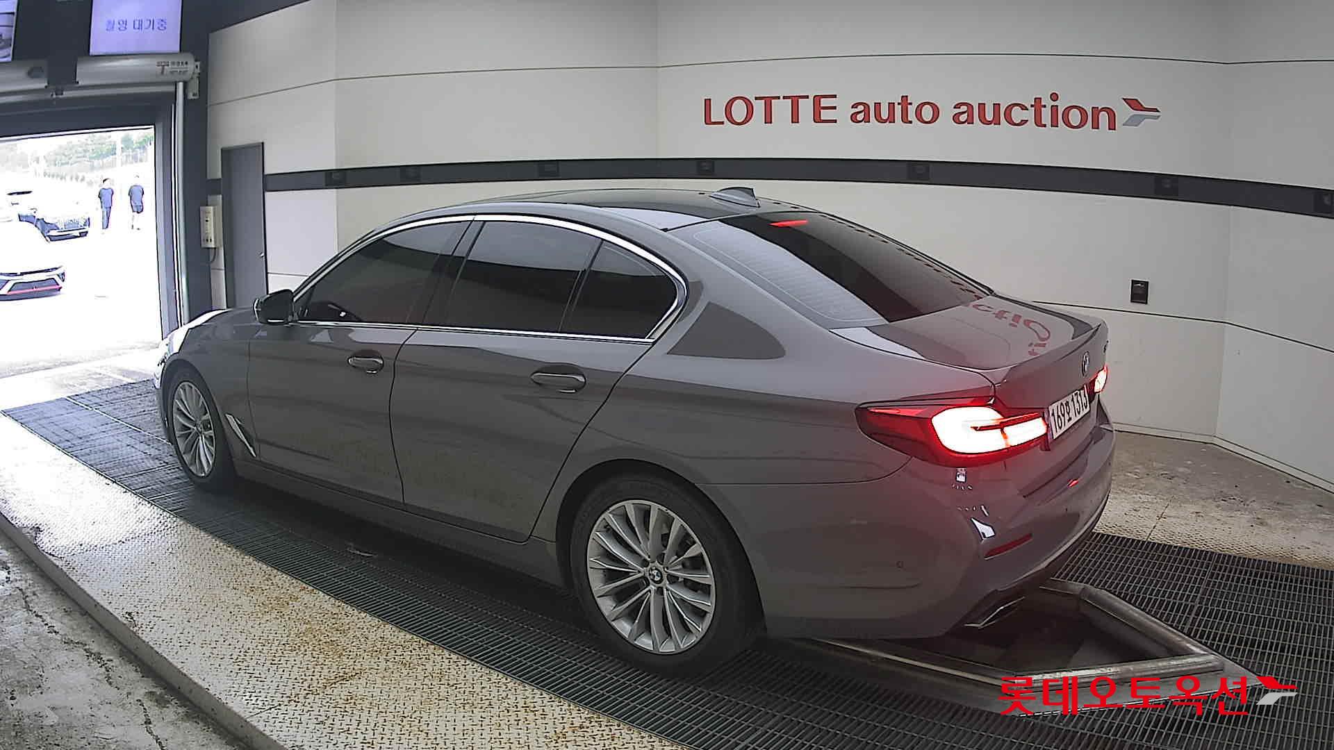 بي إم دبليو 520I 2022 فاخر