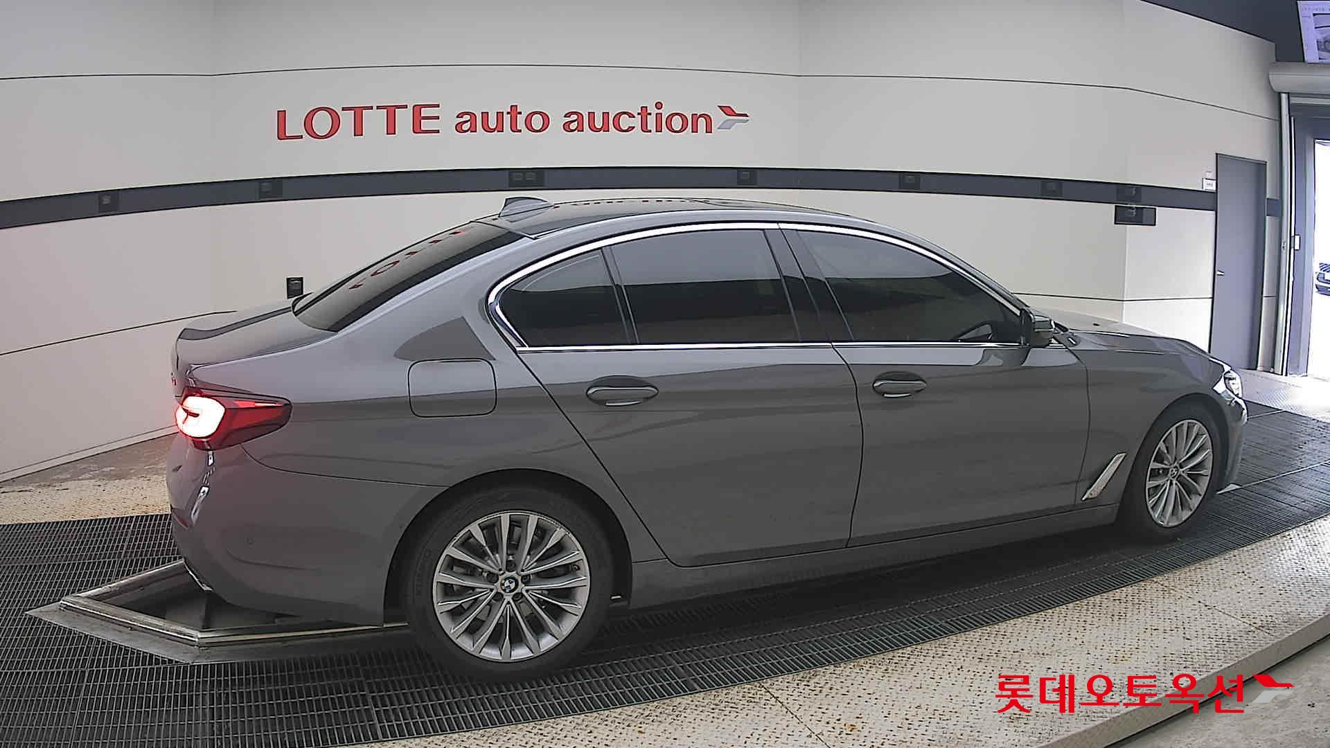 بي إم دبليو 520I 2022 فاخر