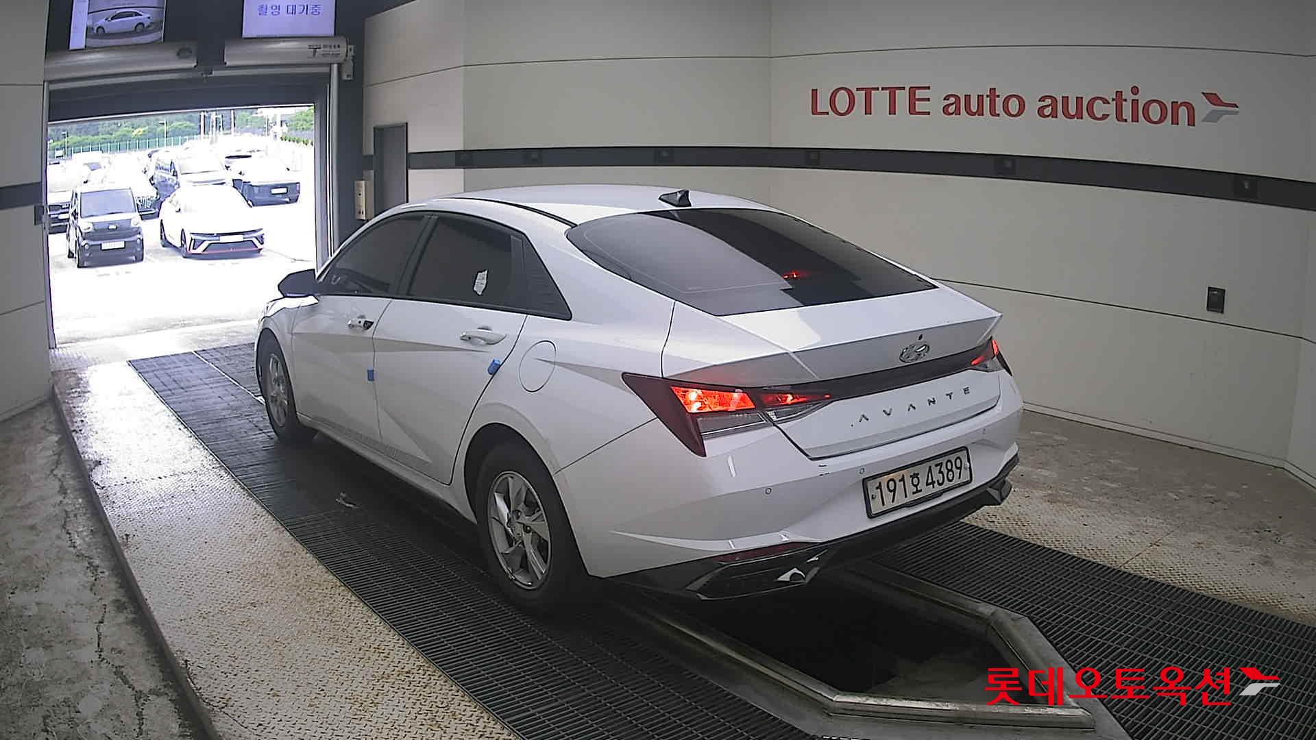 هيونداي أفانتي 2022 MODERN