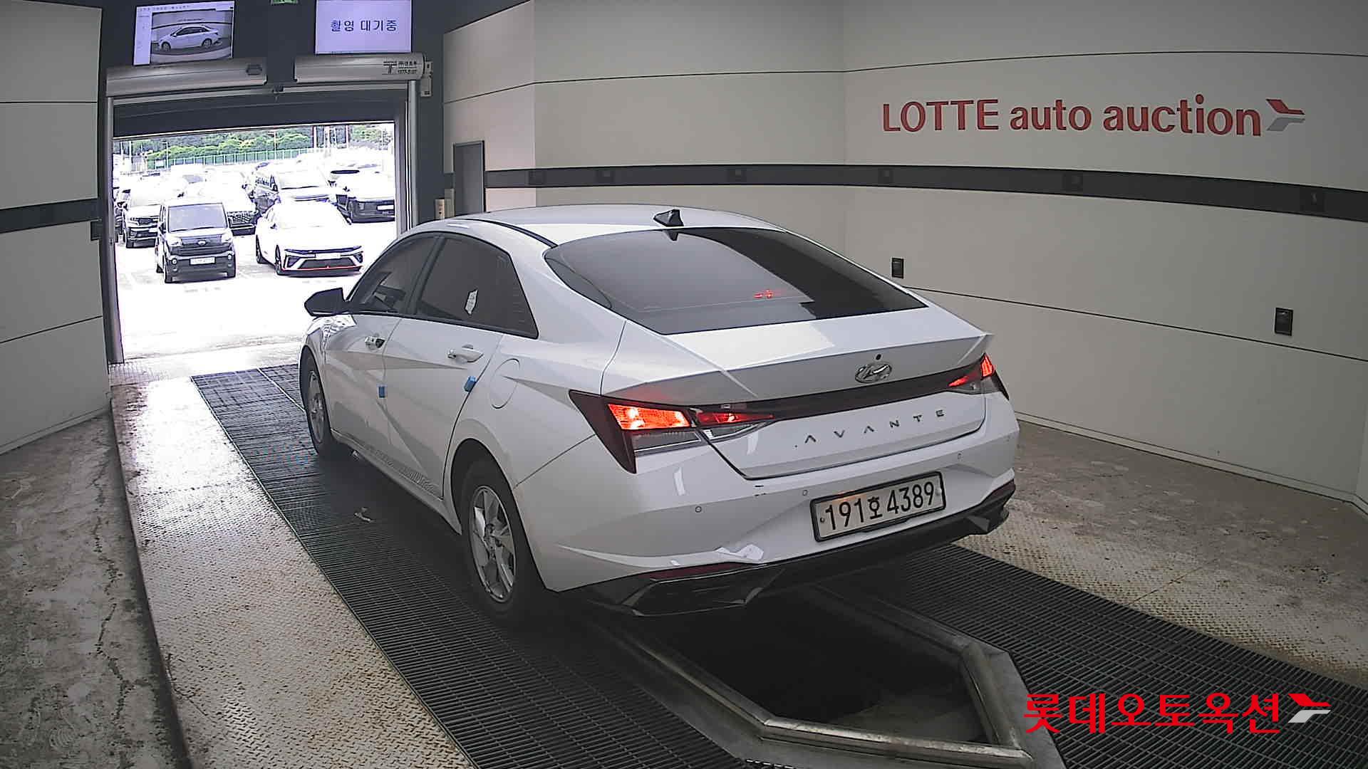 هيونداي أفانتي 2022 MODERN