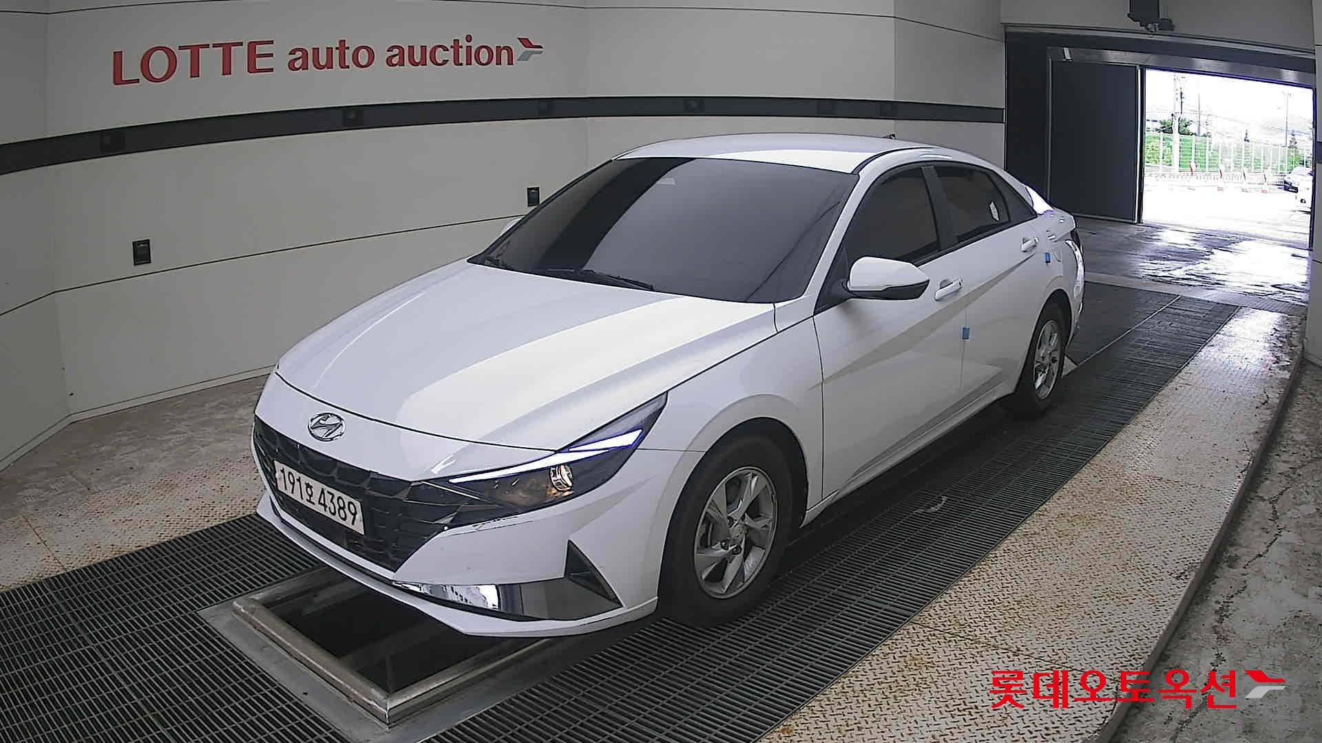 هيونداي أفانتي 2022 MODERN