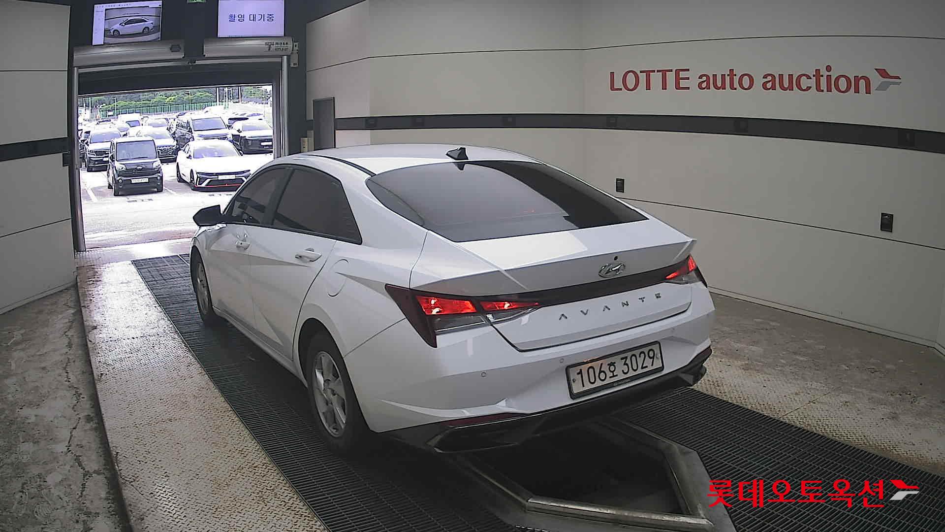 هيونداي أفانتي 2021 MODERN