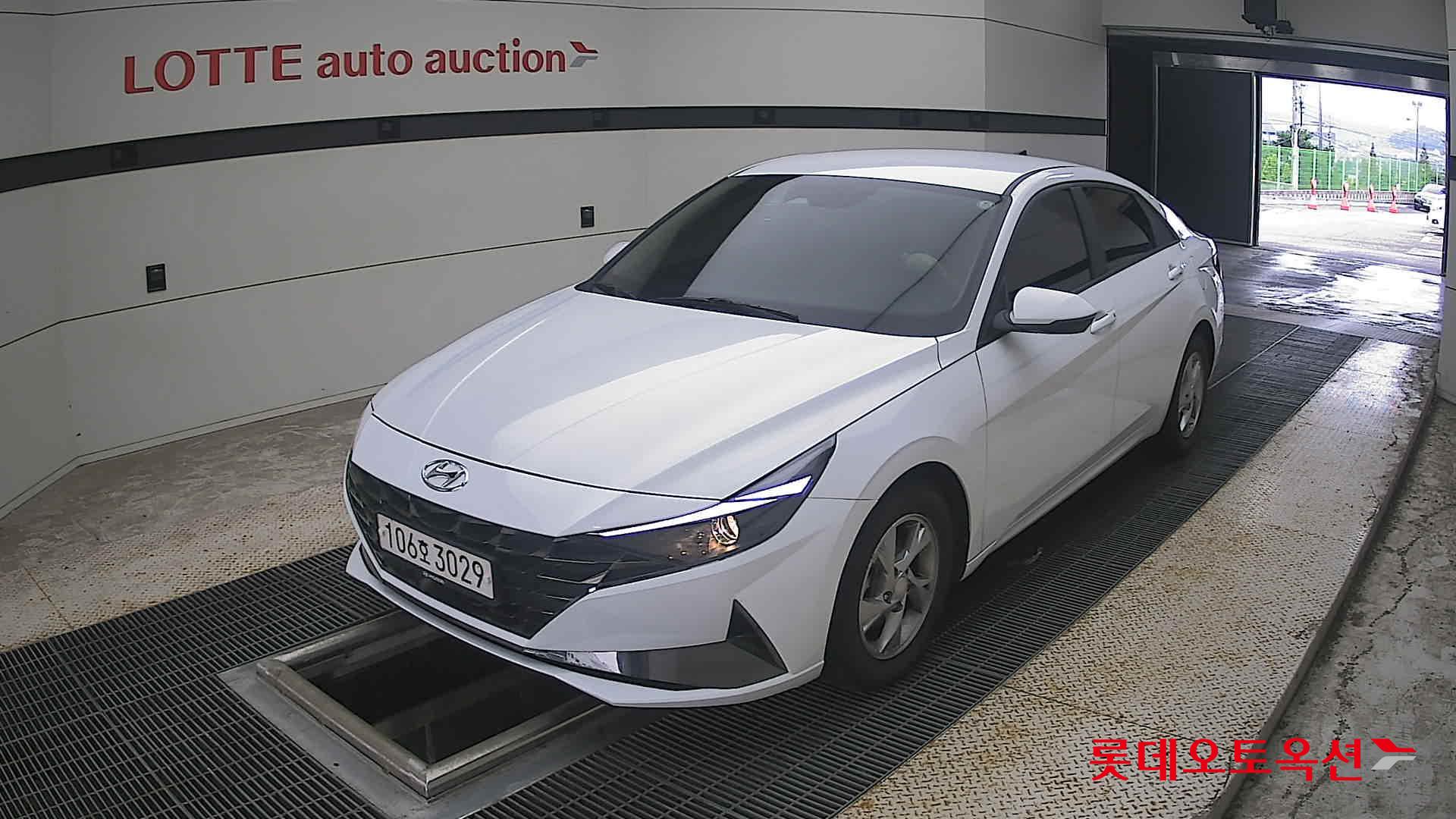 هيونداي أفانتي 2021 MODERN