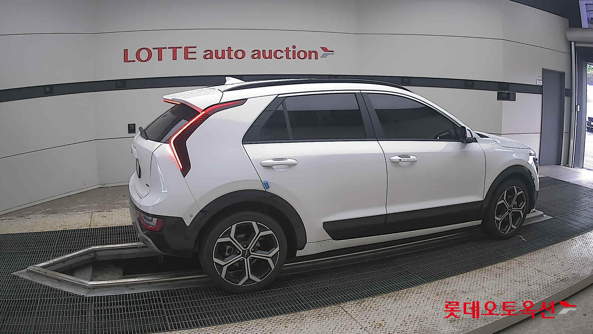 كيا نيرو 2023