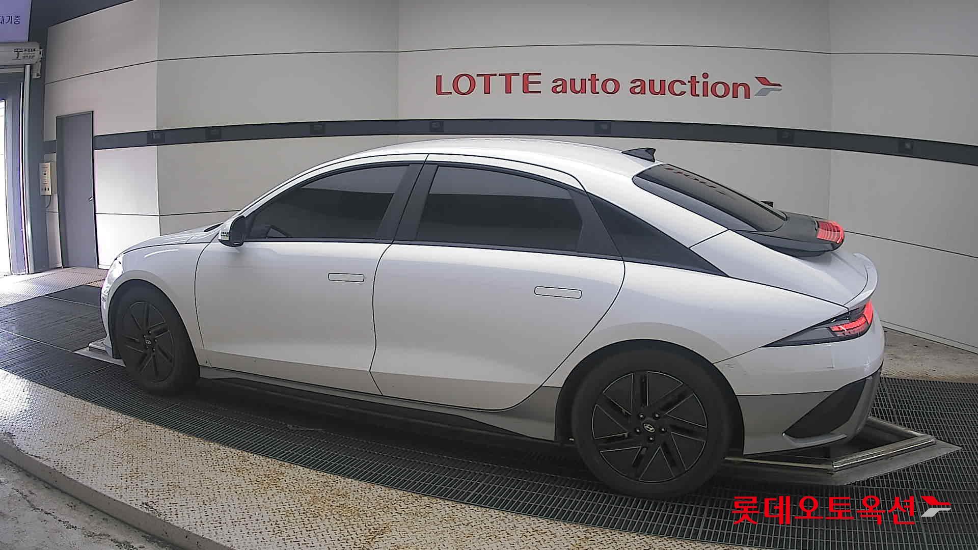 هيونداي أيونيك 2023