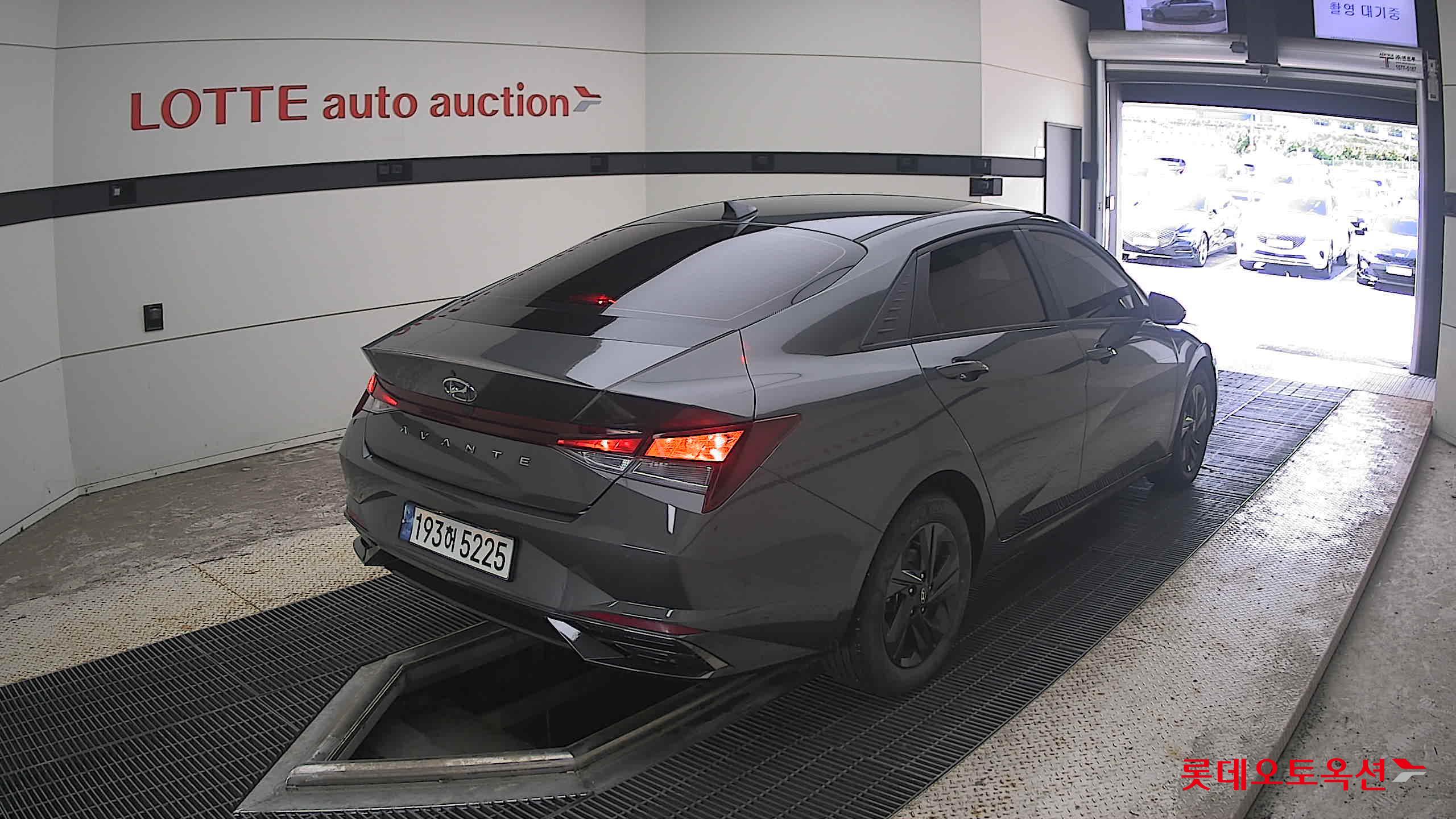 هيونداي أفانتي 2023 MODERN