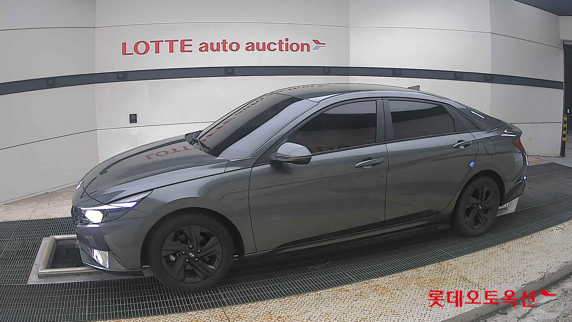 هيونداي أفانتي 2023 MODERN