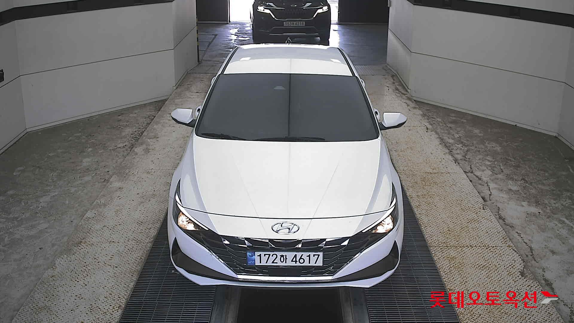 هيونداي أفانتي 2023 MODERN