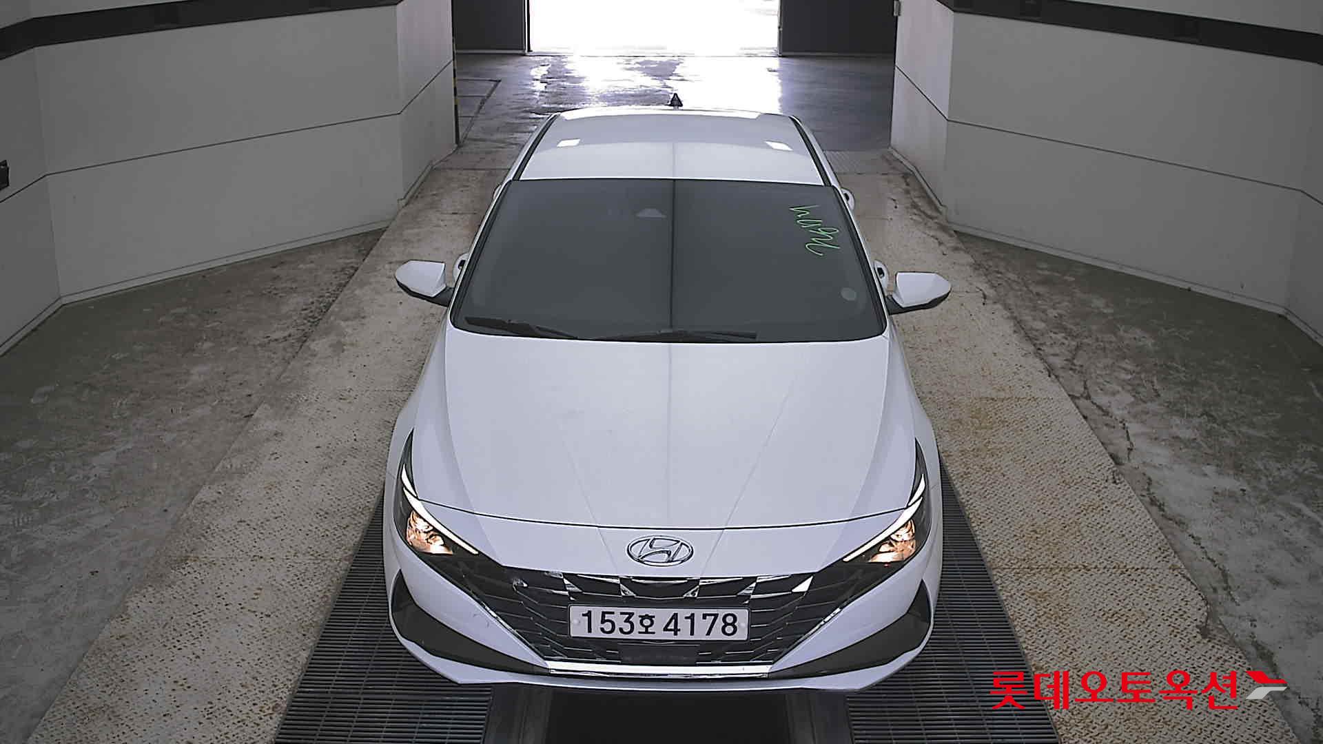 هيونداي أفانتي 2021 MODERN