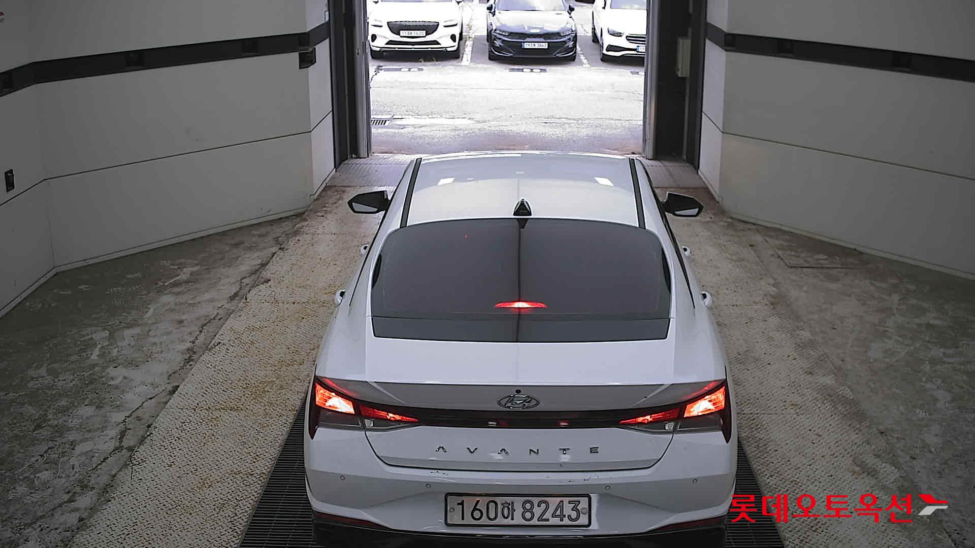 هيونداي أفانتي 2021 MODERN