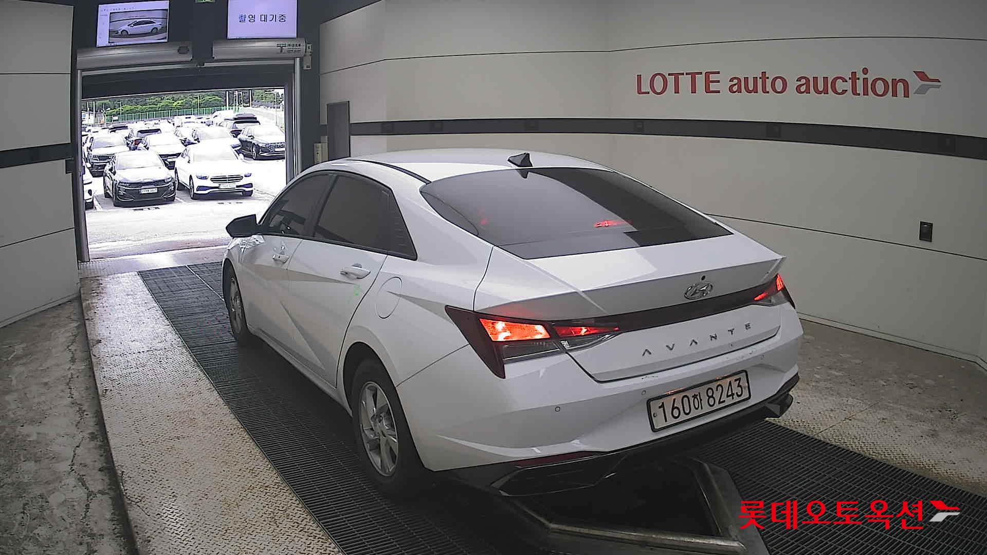 هيونداي أفانتي 2021 MODERN