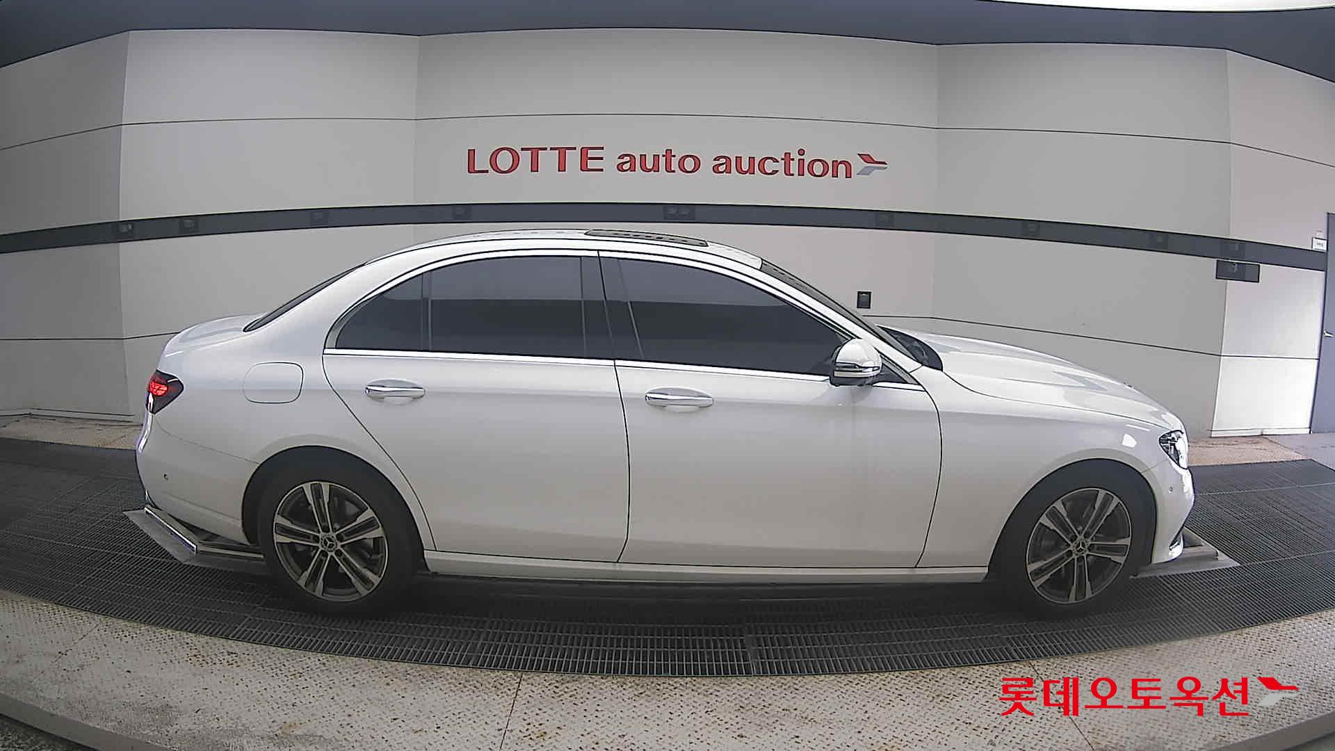 مرسيدس بنز E350 2022 4M