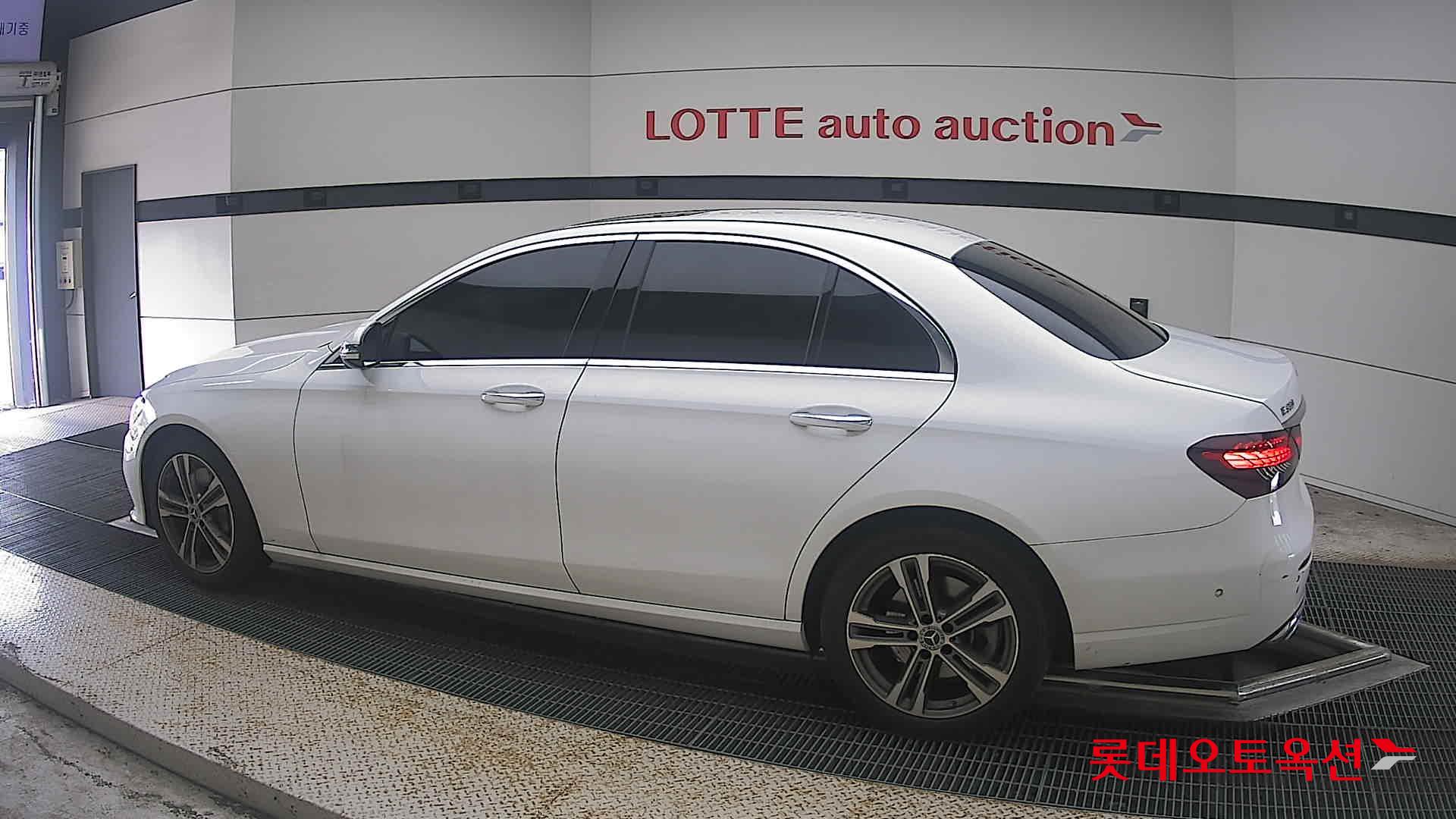 مرسيدس بنز E350 2022 4M