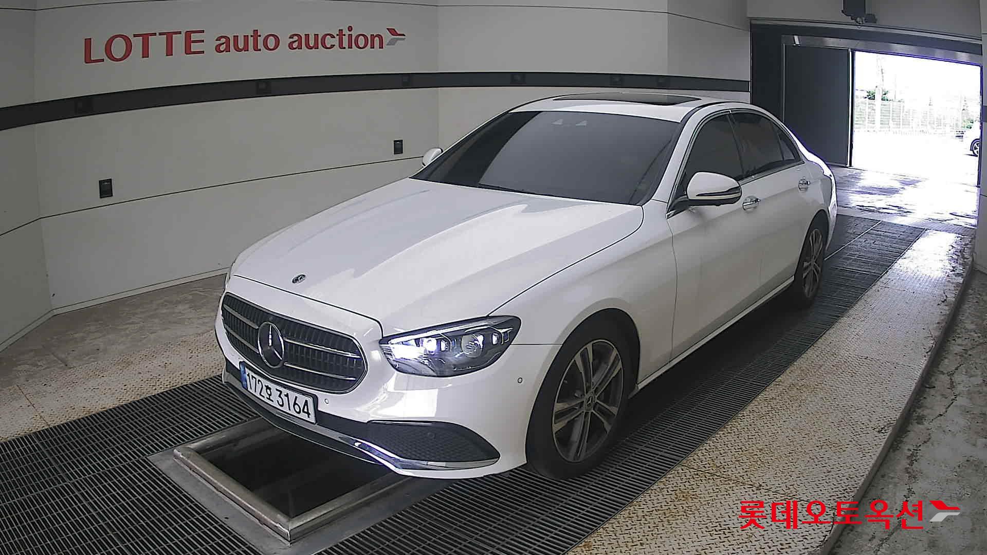 مرسيدس بنز E350 2022 4M