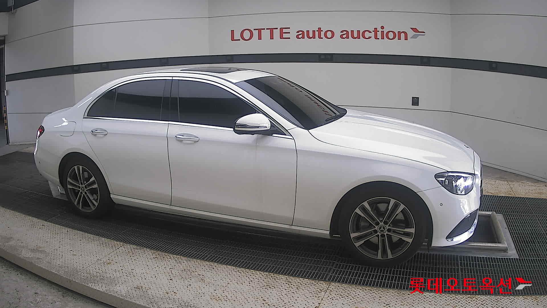 مرسيدس بنز E350 2022 4M
