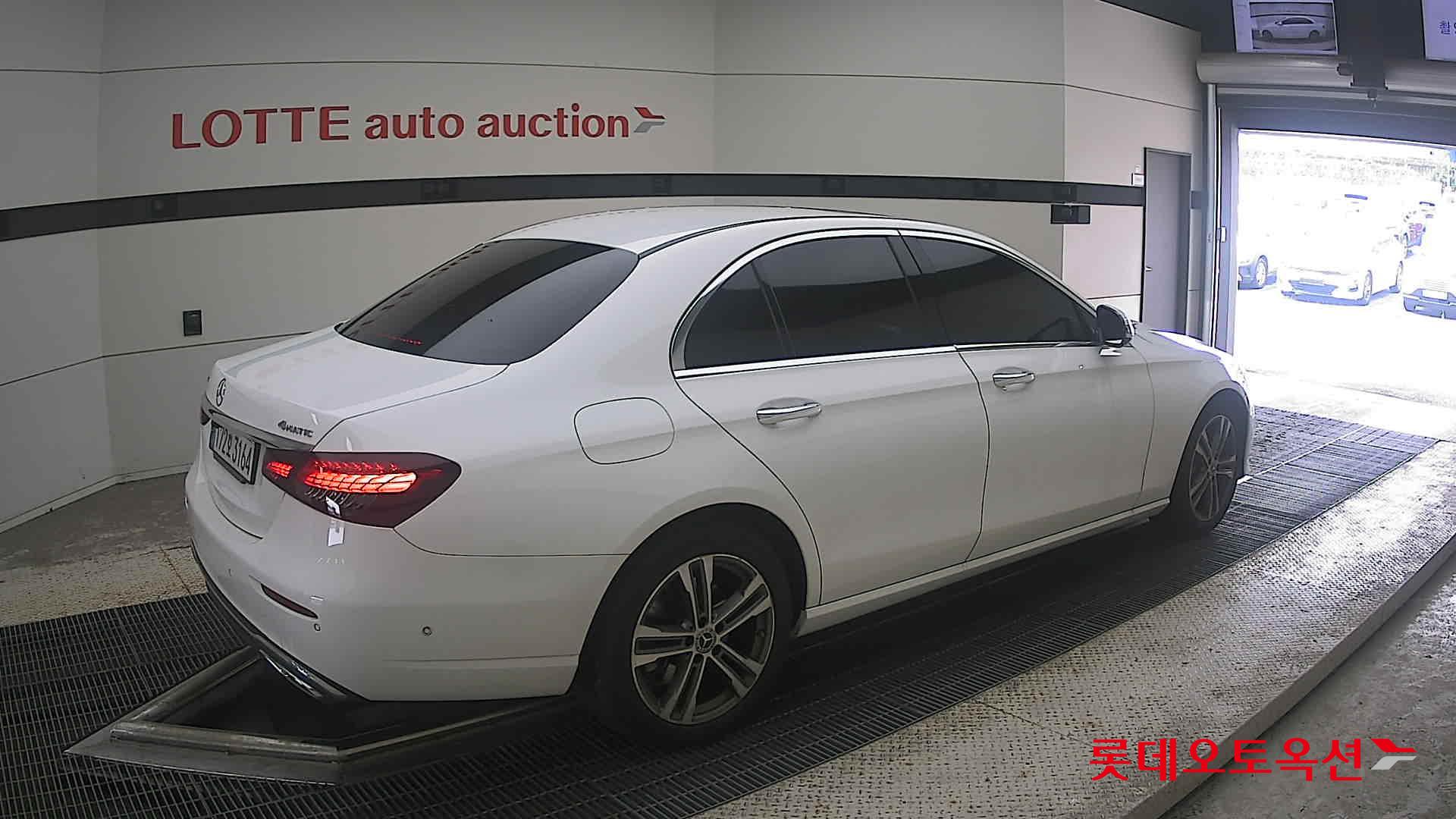 مرسيدس بنز E350 2022 4M